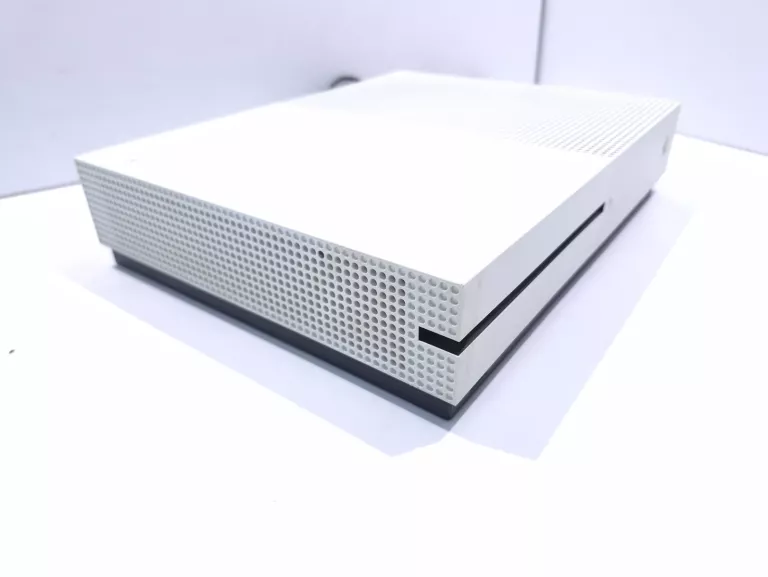 konsola-xbox-one-s-1tb-pad-gry-w-zestawie-205998-225574