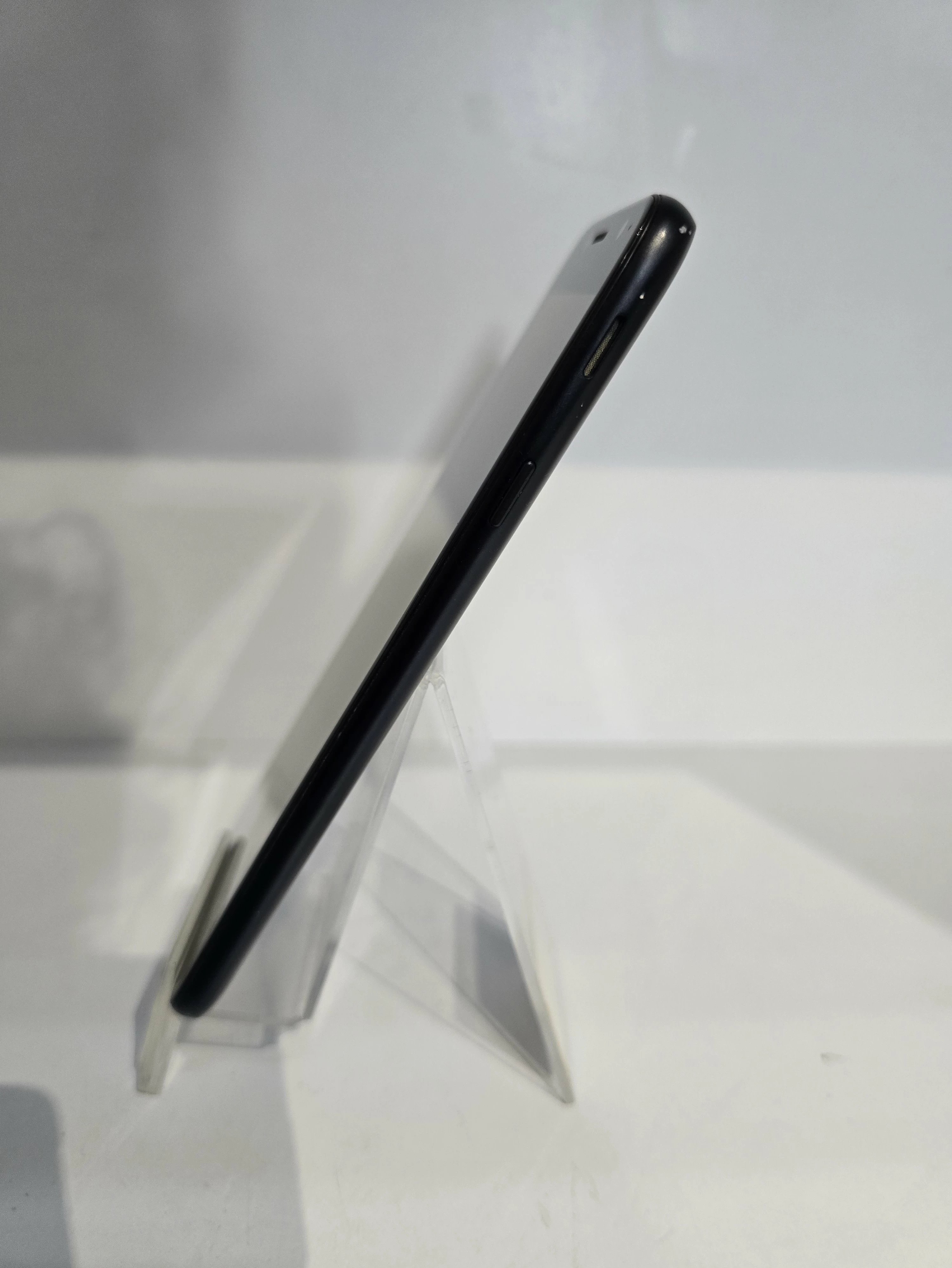 telefon-samsung-galaxy-j7-316gb-android-810-przekatna-ekranu-550