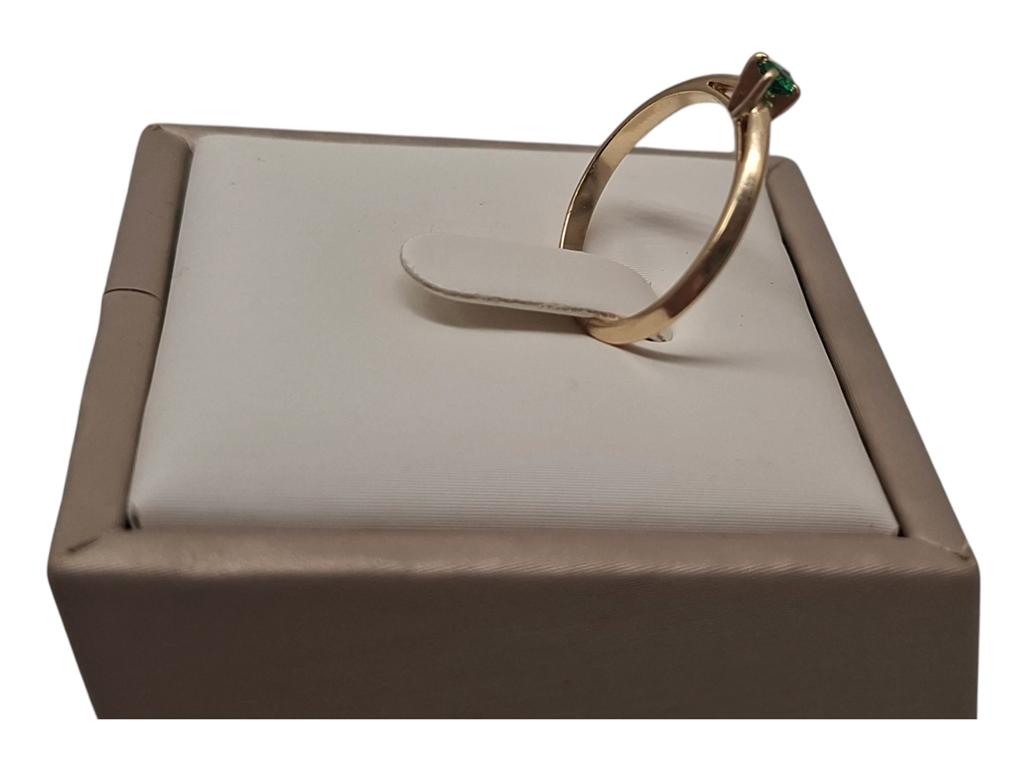 niesamowity-pierscionek-zloty-585-159g-r12-material-15835-2