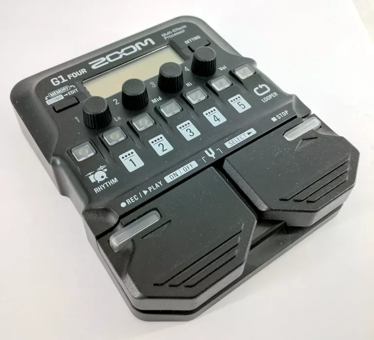 multiefekt-gitarowy-g1-four-zoom-kable-ean-gtin-4515260020188