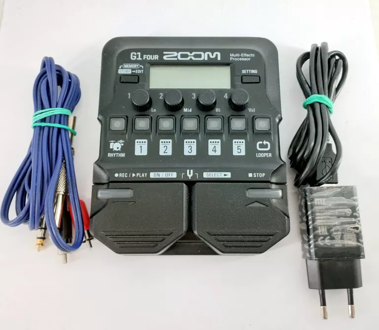 multiefekt-gitarowy-g1-four-zoom-kable-powst-warsz-54-darlowo