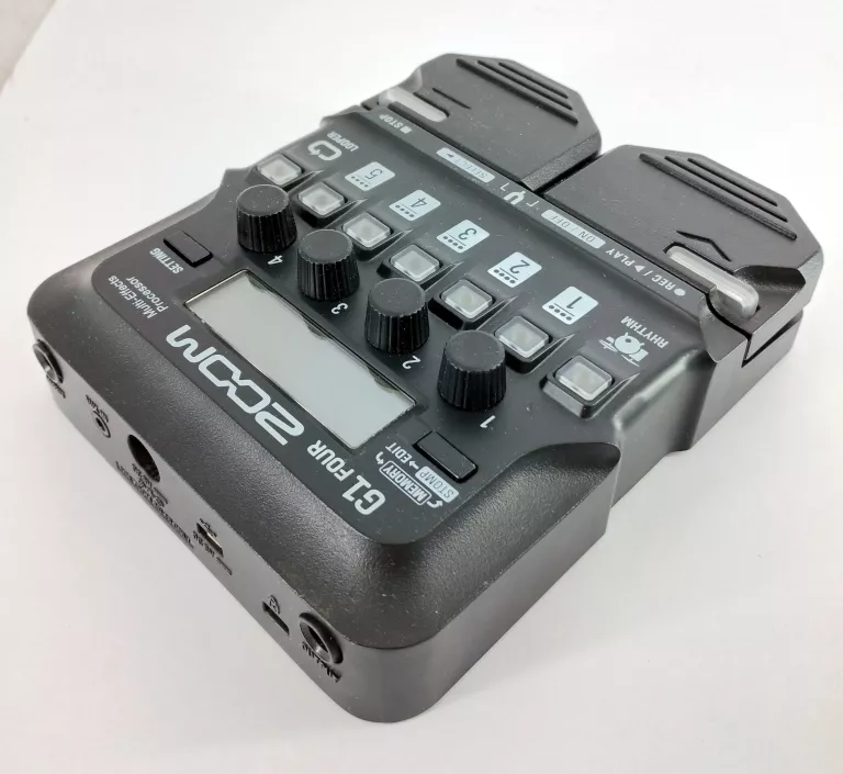 multiefekt-gitarowy-g1-four-zoom-kable-stan-11323-2