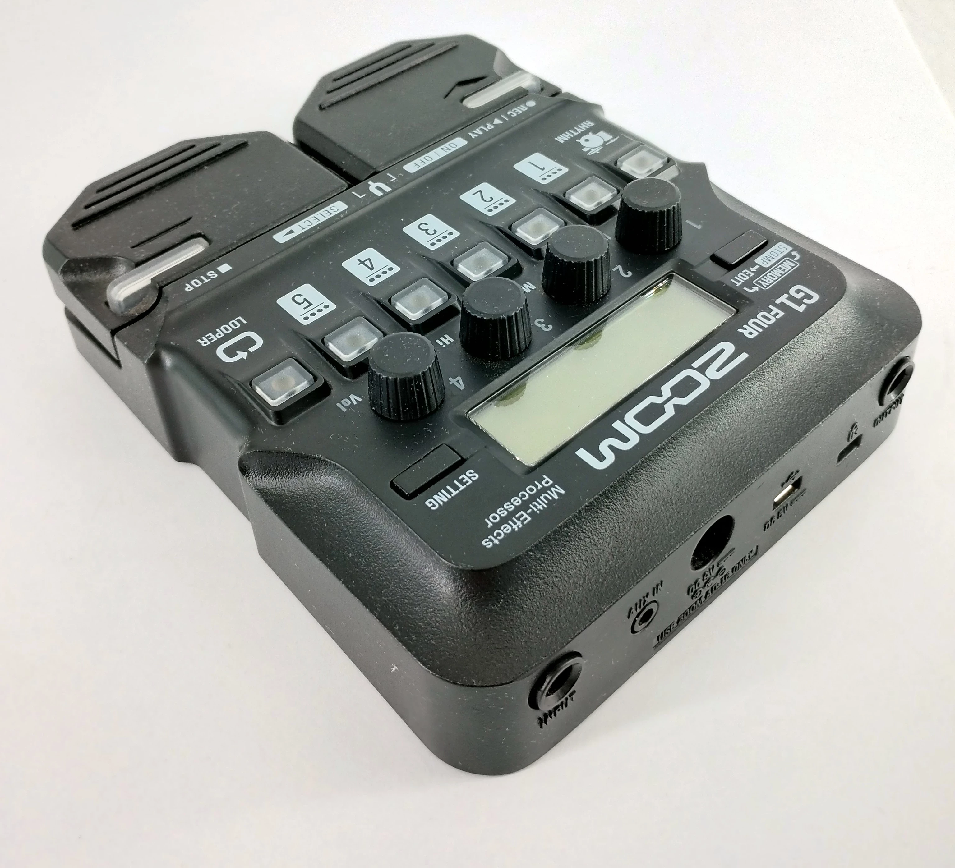 multiefekt-gitarowy-g1-four-zoom-kable-kod-producenta-zoog1four