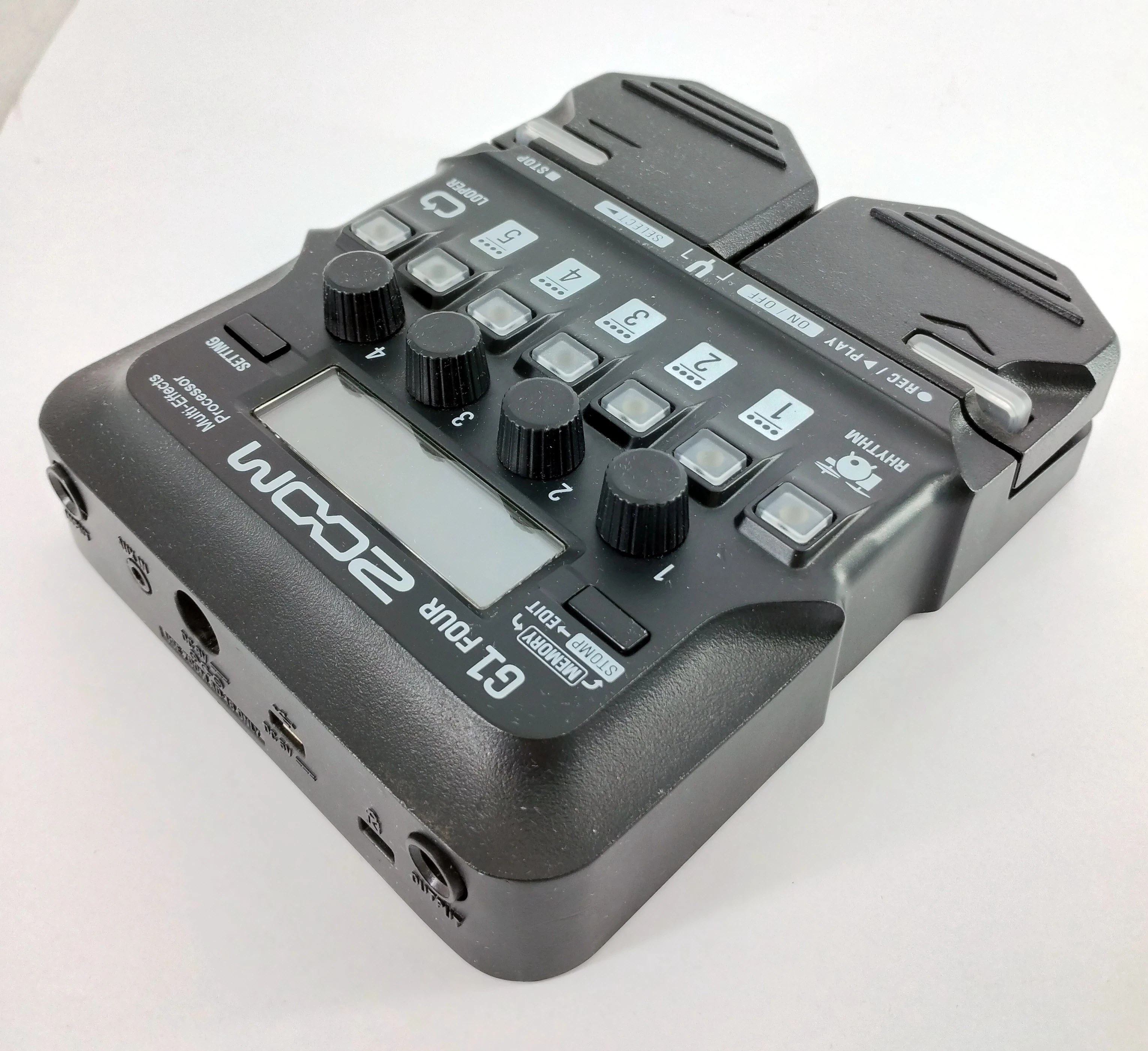 multiefekt-gitarowy-g1-four-zoom-kable-stan-11323-2