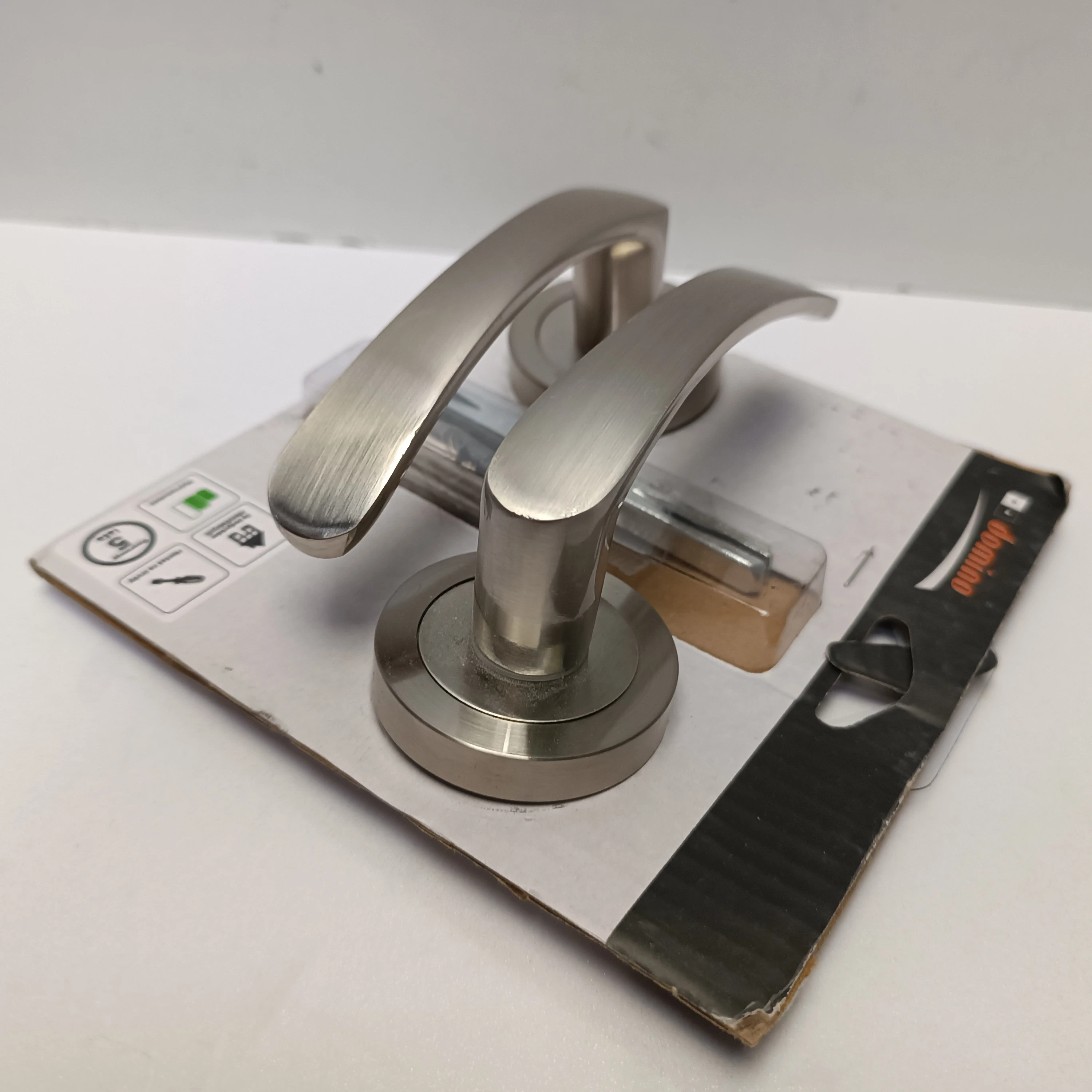 domino-klamka-nova-na-rozecie-nikiel-stan-11323-2