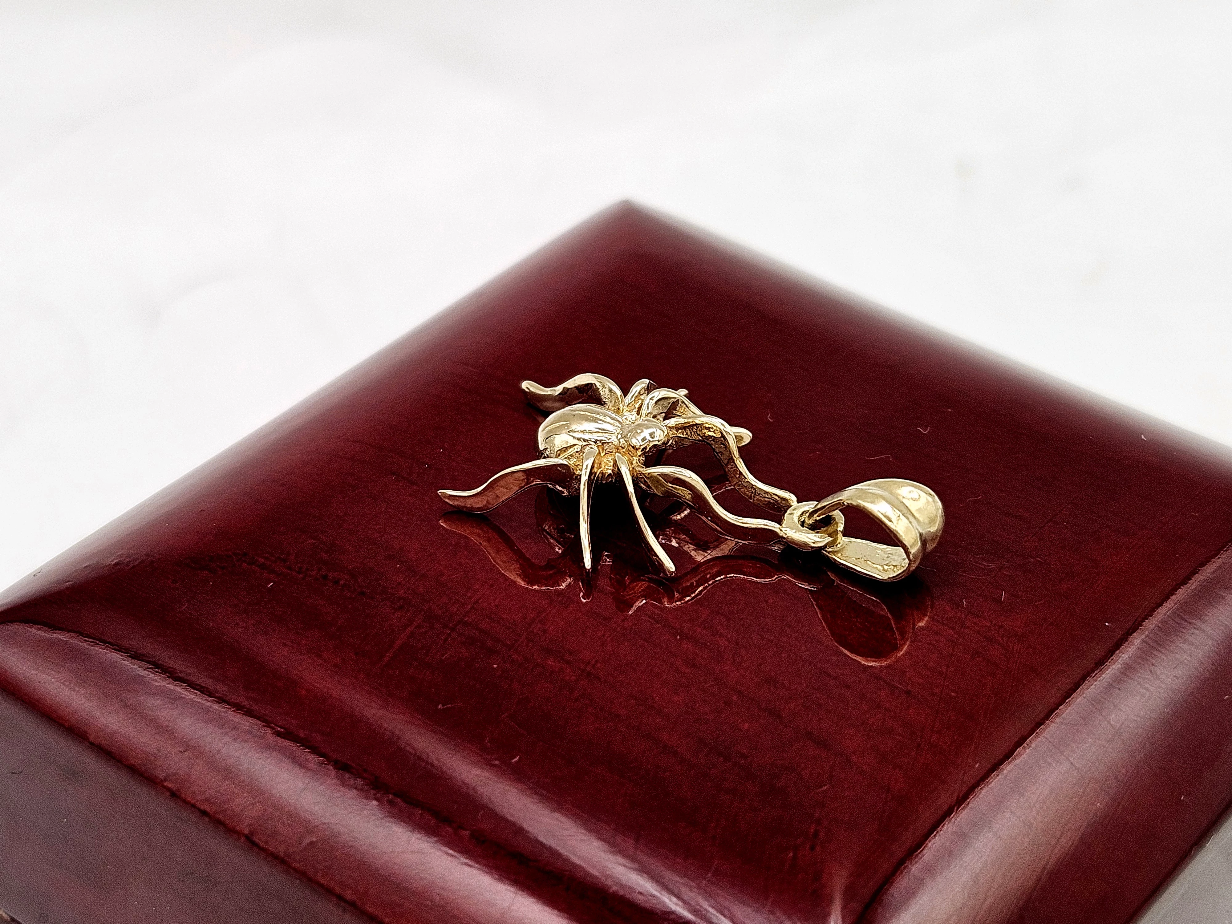 zlota-zawieszka-wisiorek-pajak-333-8k-131g-26mm-stan-11323-2