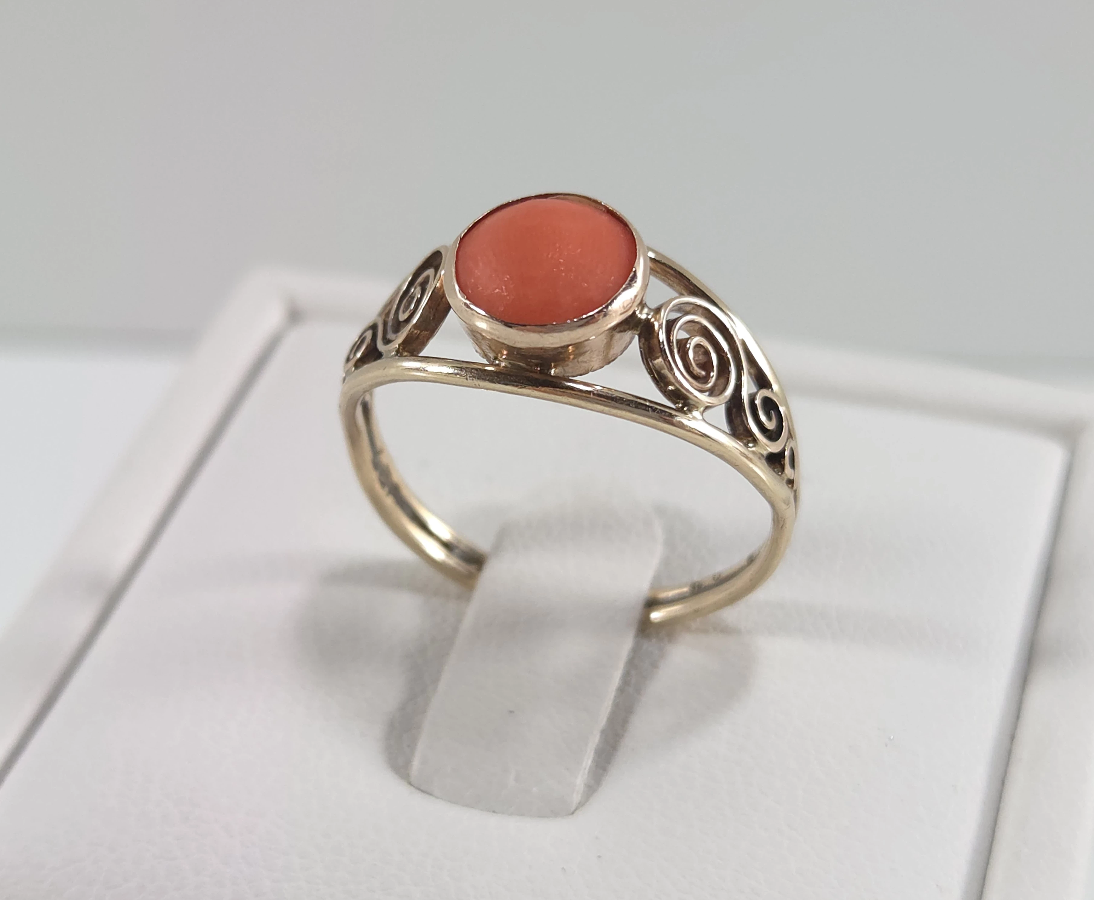 zloty-pierscionek-z-koralem-pr585-246g-rozm18-dabrowskiego-493-poznan-ska-x