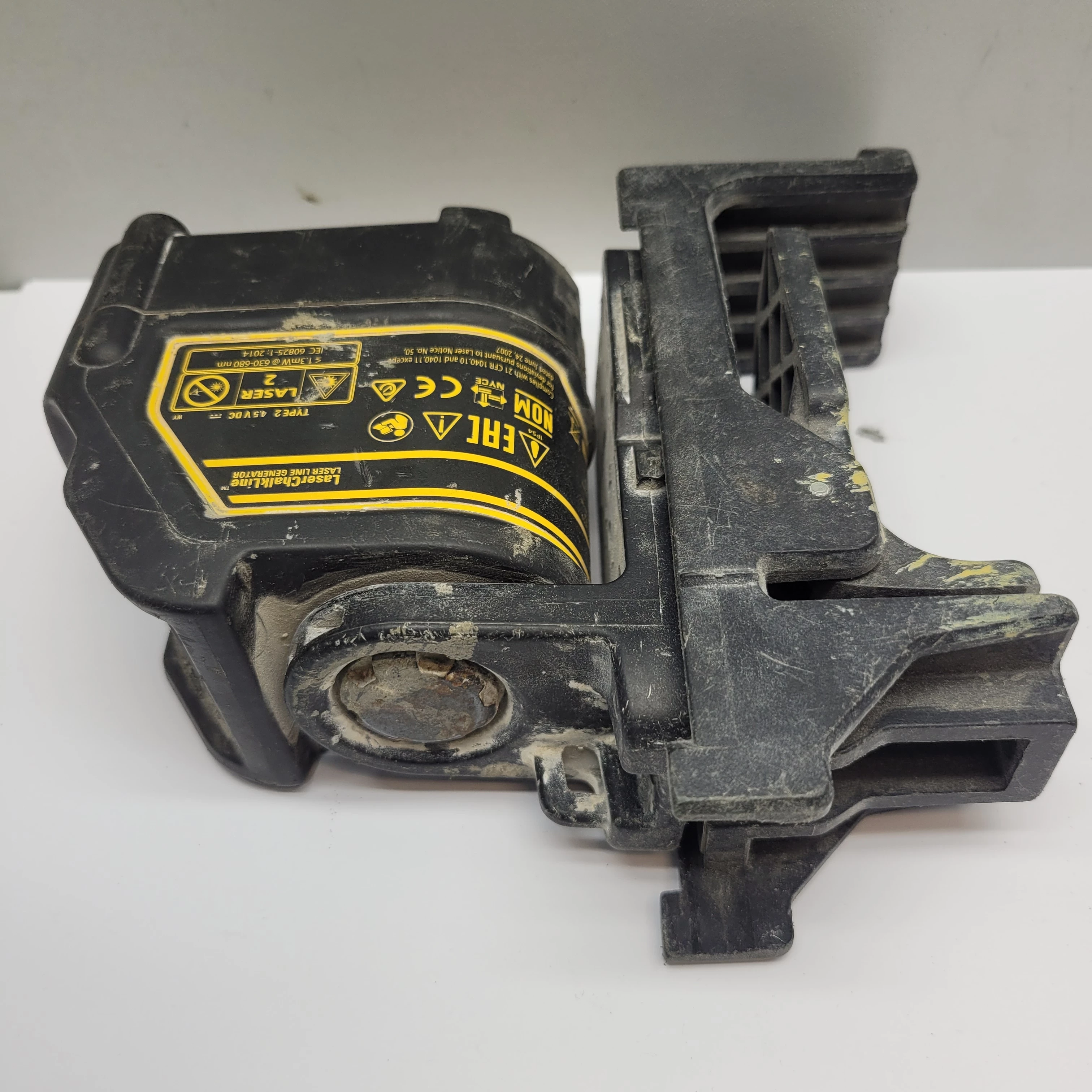 laser-krzyzowy-dewalt-dw088cg-maksymalny-zasieg-pracy-20