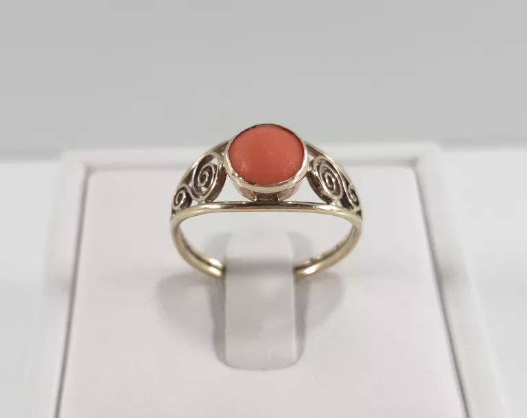 zloty-pierscionek-z-koralem-pr585-246g-rozm18-ean-gtin-5903710597240