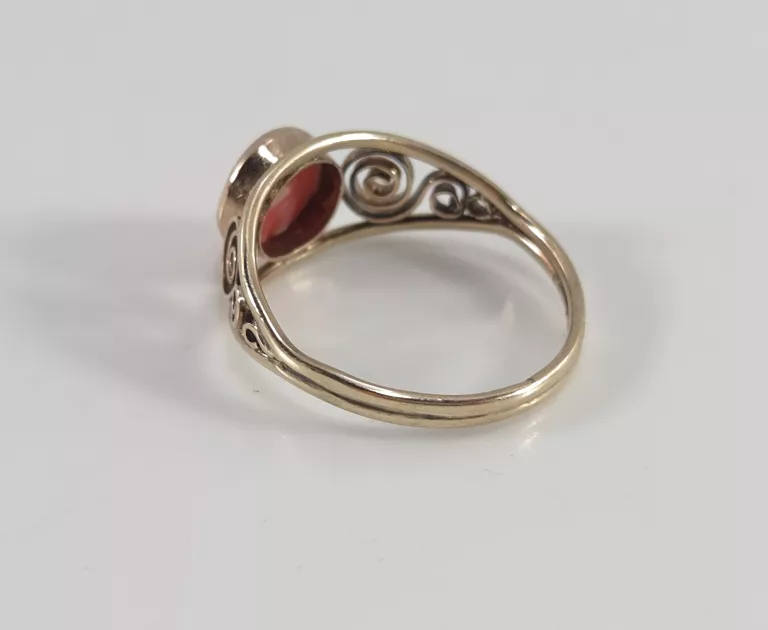 zloty-pierscionek-z-koralem-pr585-246g-rozm18-material-15835-2