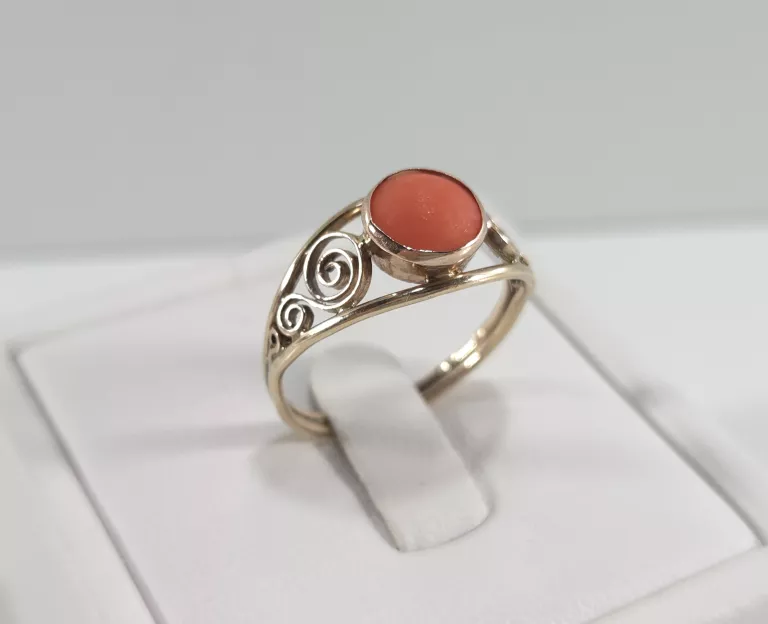 zloty-pierscionek-z-koralem-pr585-246g-rozm18-stan-11323-2