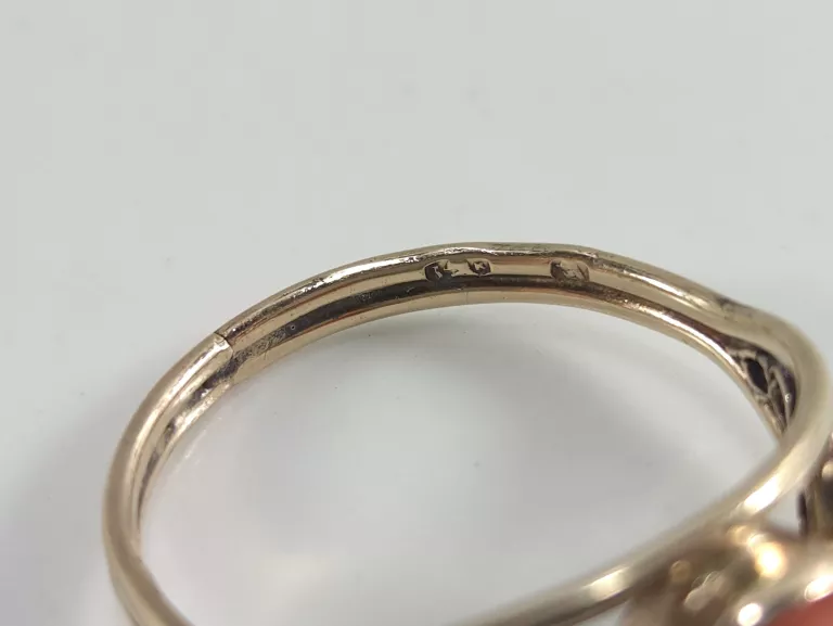 zloty-pierscionek-z-koralem-pr585-246g-rozm18-waga-544