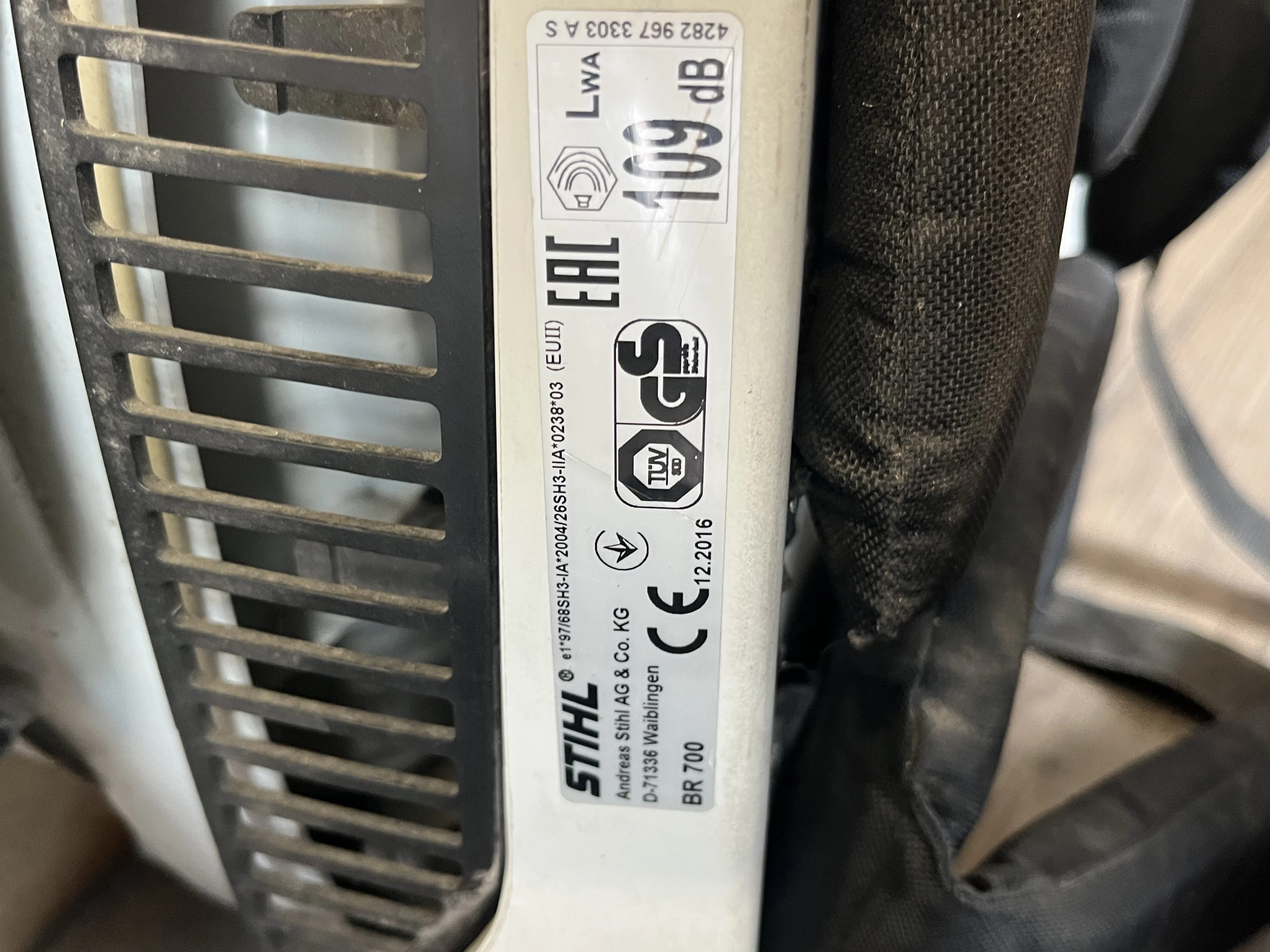 dmuchawa-do-lisci-stihl-br-700-predkosc-przeplywu-powietrza-656757