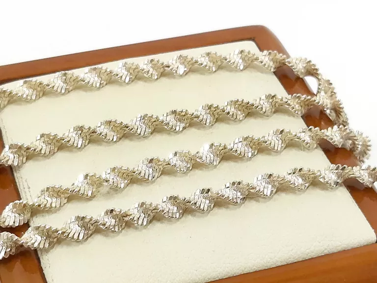 zakrecony-srebrny-lancuszek-proby-925-dl50-cm-mickiewicza-1-nidzica