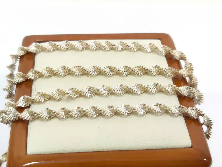 zakrecony-srebrny-lancuszek-proby-925-dl50-cm-mickiewicza-1-nidzica