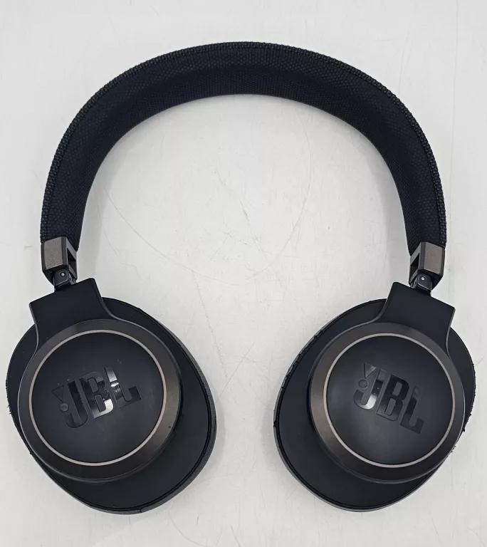 sluchawki-bt-jbl-live-650bt-stan-11323-2