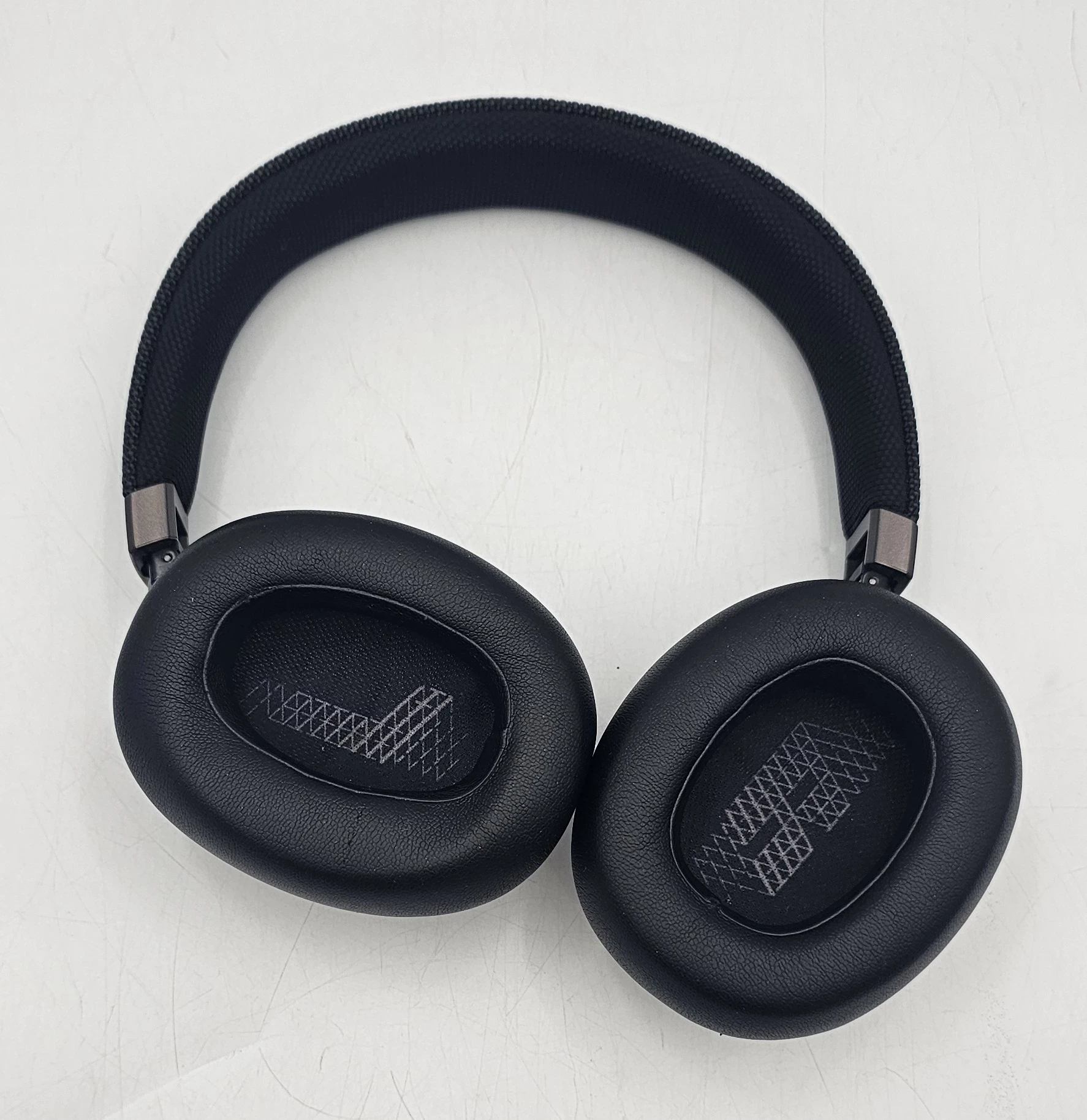 sluchawki-bt-jbl-live-650bt-model-250439-1920184