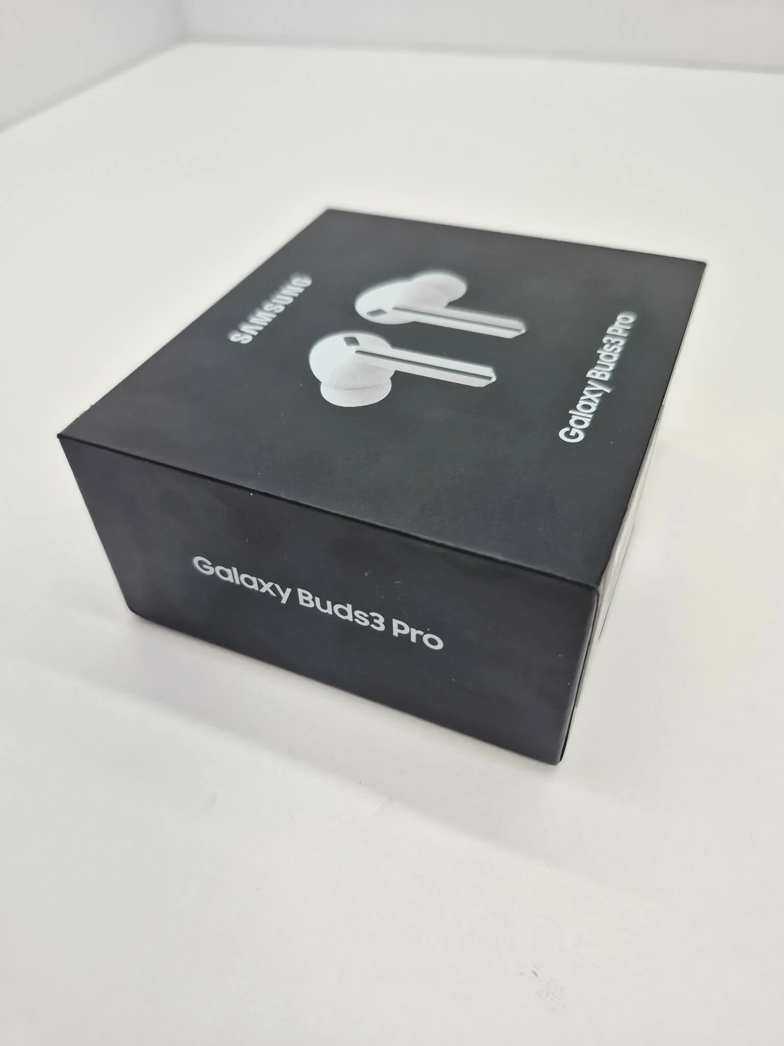 sluchawki-bezprzewodowe-dokanalowe-samsung-galaxy-buds3-pro-biale-kolor-dominujacy-129357-2