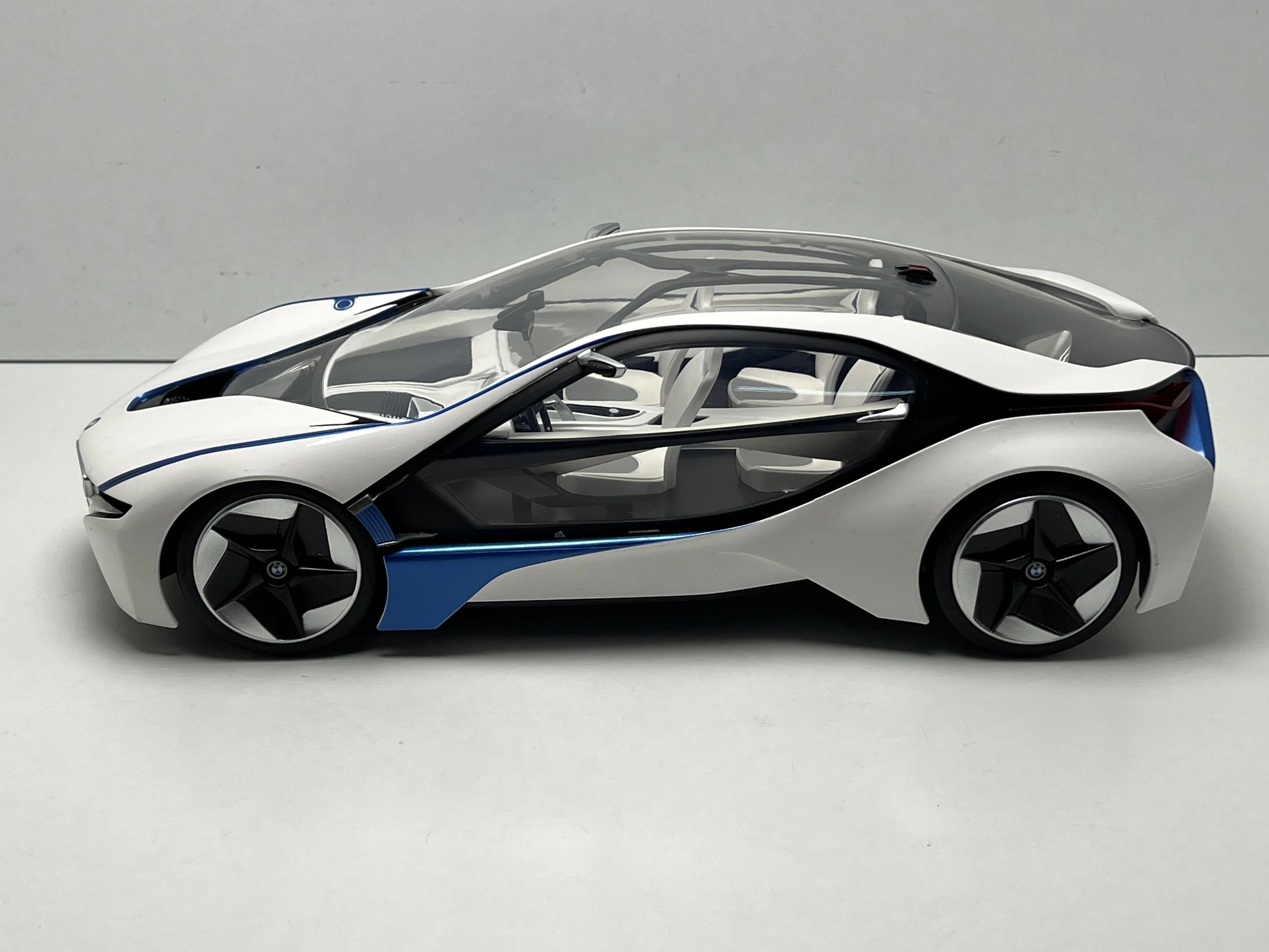 samochod-zdalne-sterowany-rc-concept-bmw-vision-114-material-18136-4