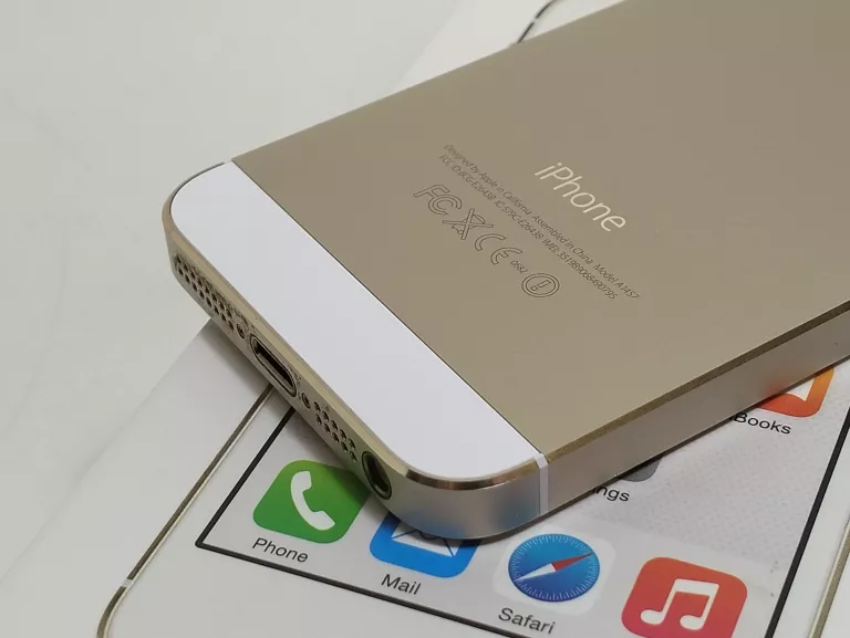 telefon-apple-iphone-5s-ean-gtin-885909784950