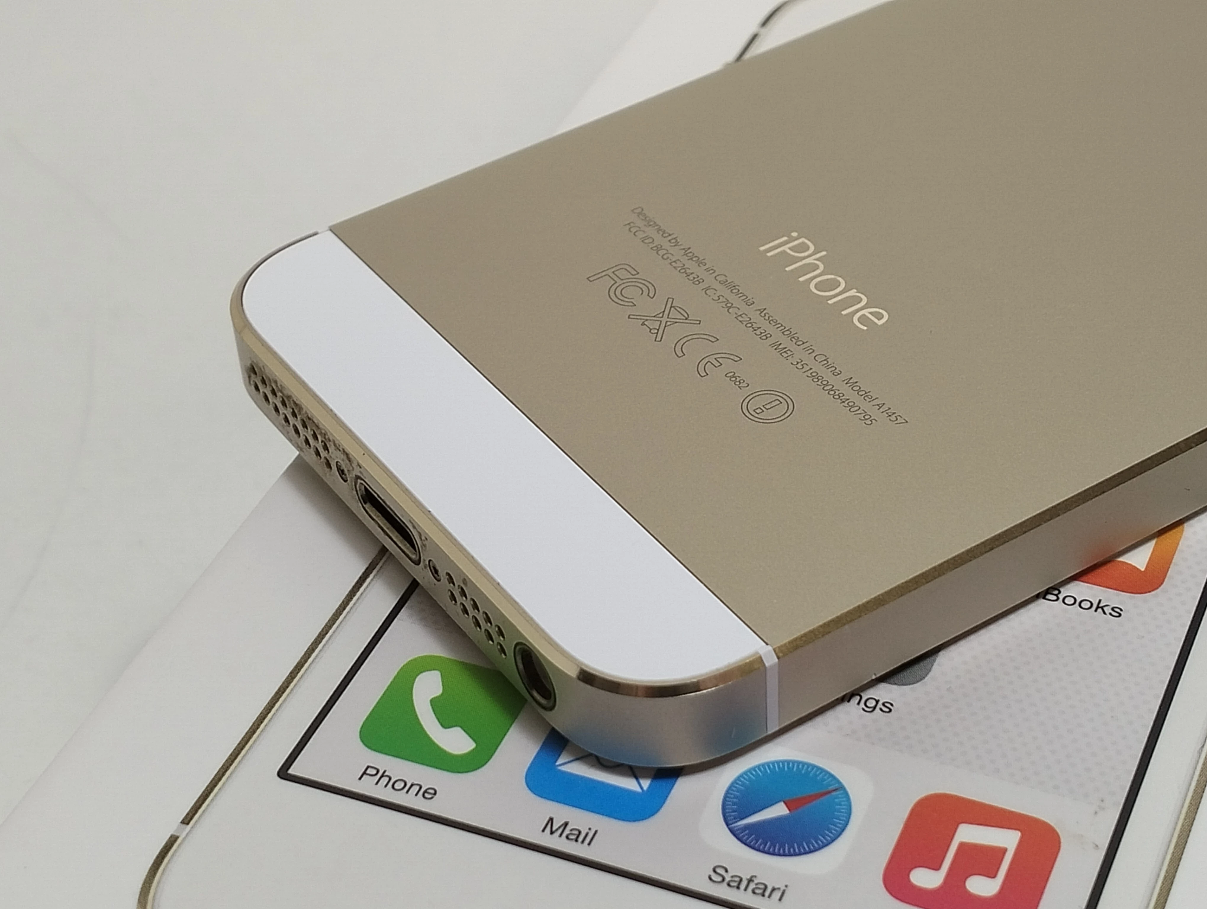 telefon-apple-iphone-5s-ean-gtin-885909784950