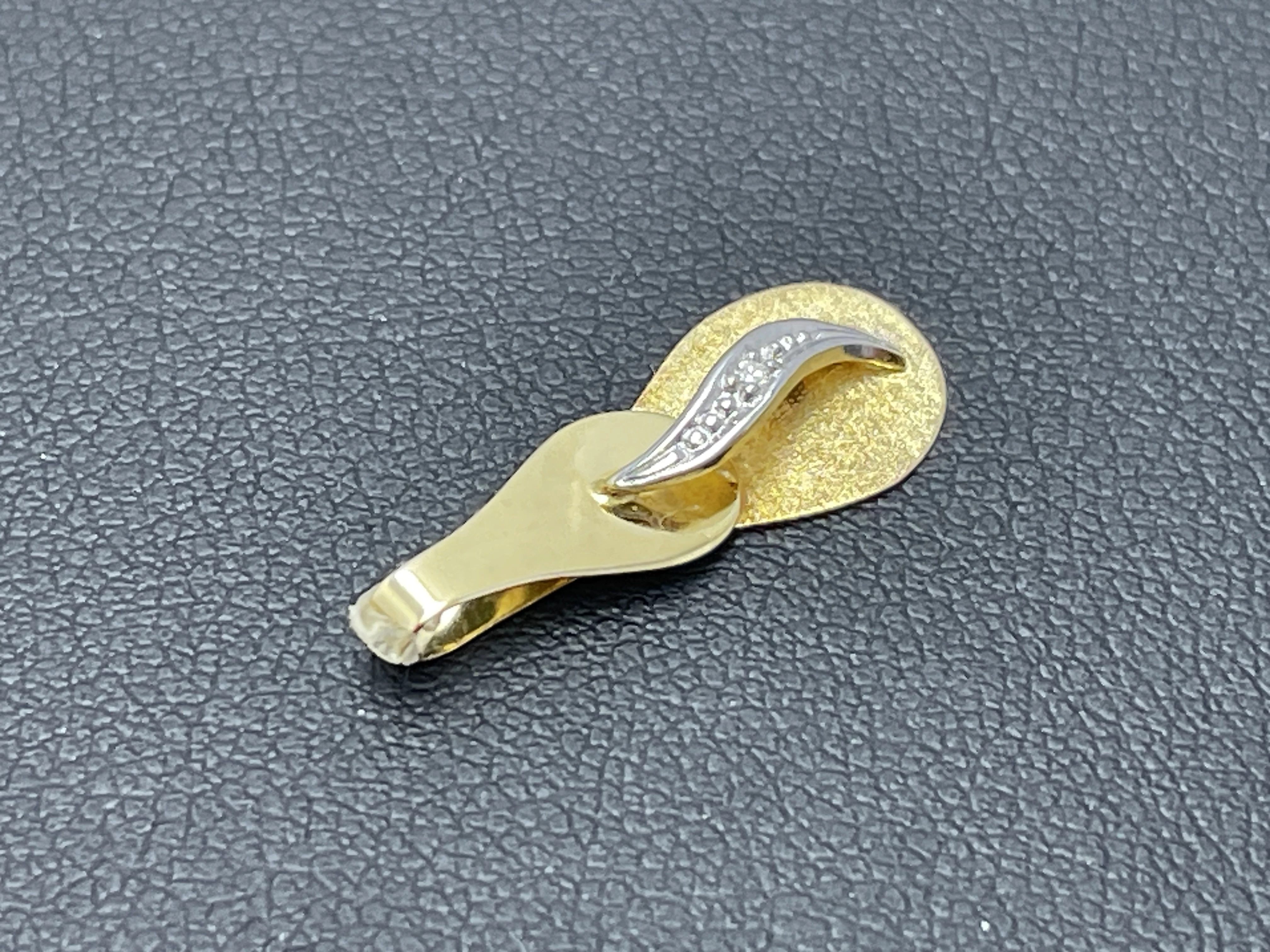 zloty-wisiorek-cyrkonie-333-052g-2-cm-stan-11323-2