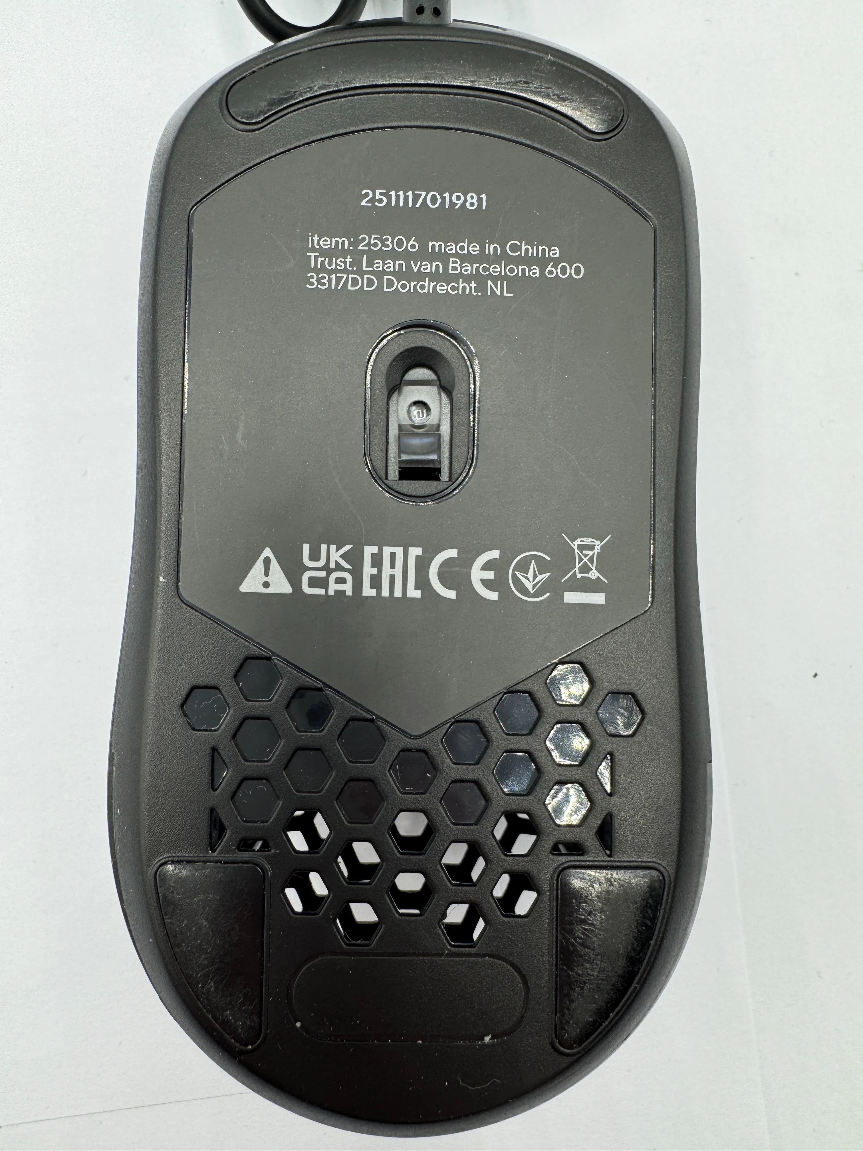 myszka-przewodowa-trust-gxt-928-helox-sensor-optyczny-stan-11323-2