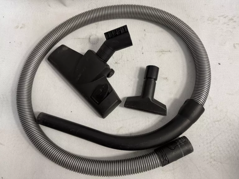 odkurzacz-tradycyjny-bosch-gl30-stan-11323-2