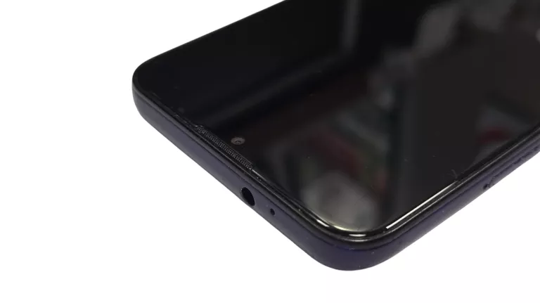 telefon-motorola-moto-g9-play-464gb-pekniety-aparat-kod-producenta-pakk0019pl