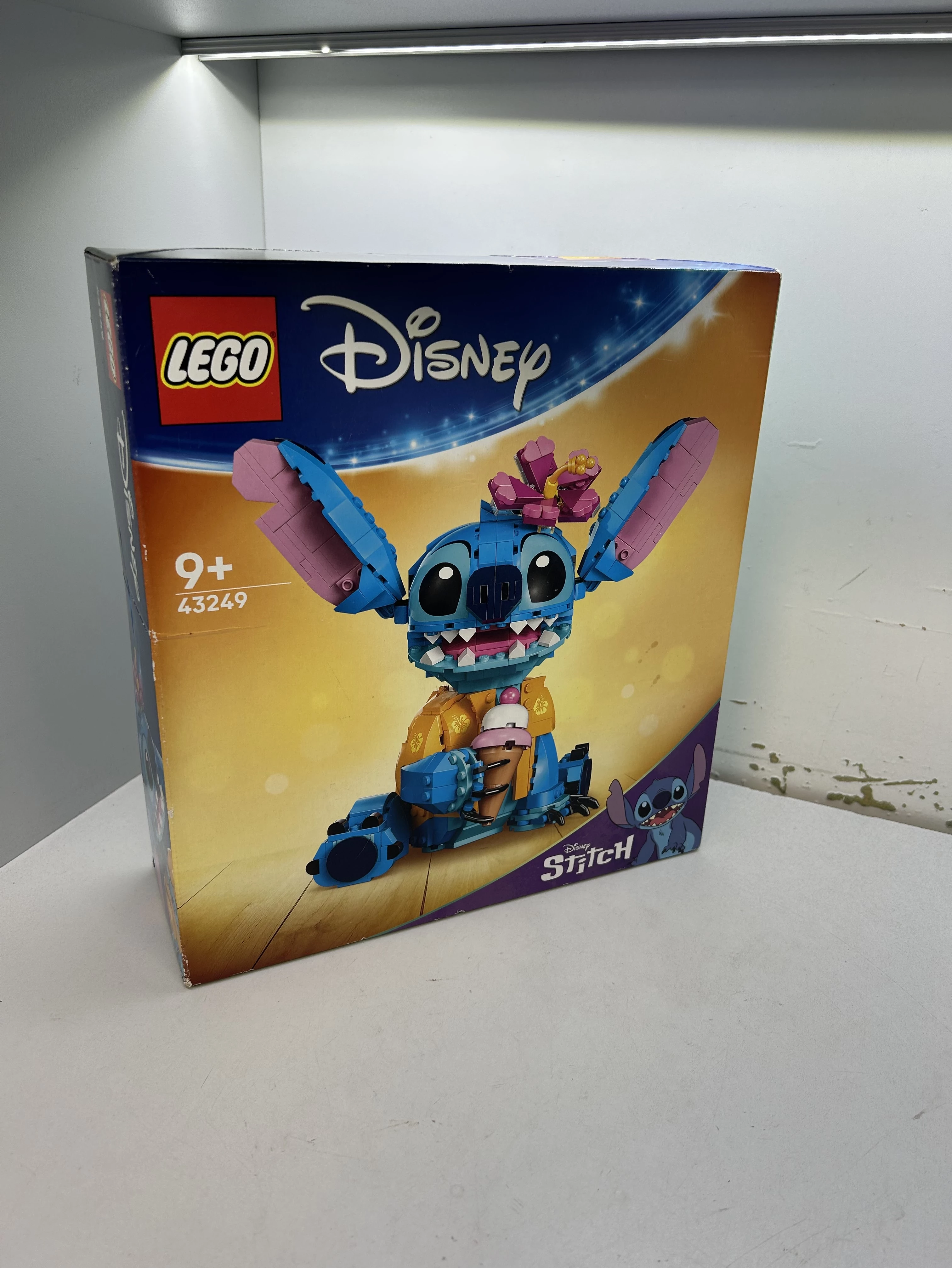 klocki-lego-stitch-43249-osiedle-teatralne-3u15-krakow