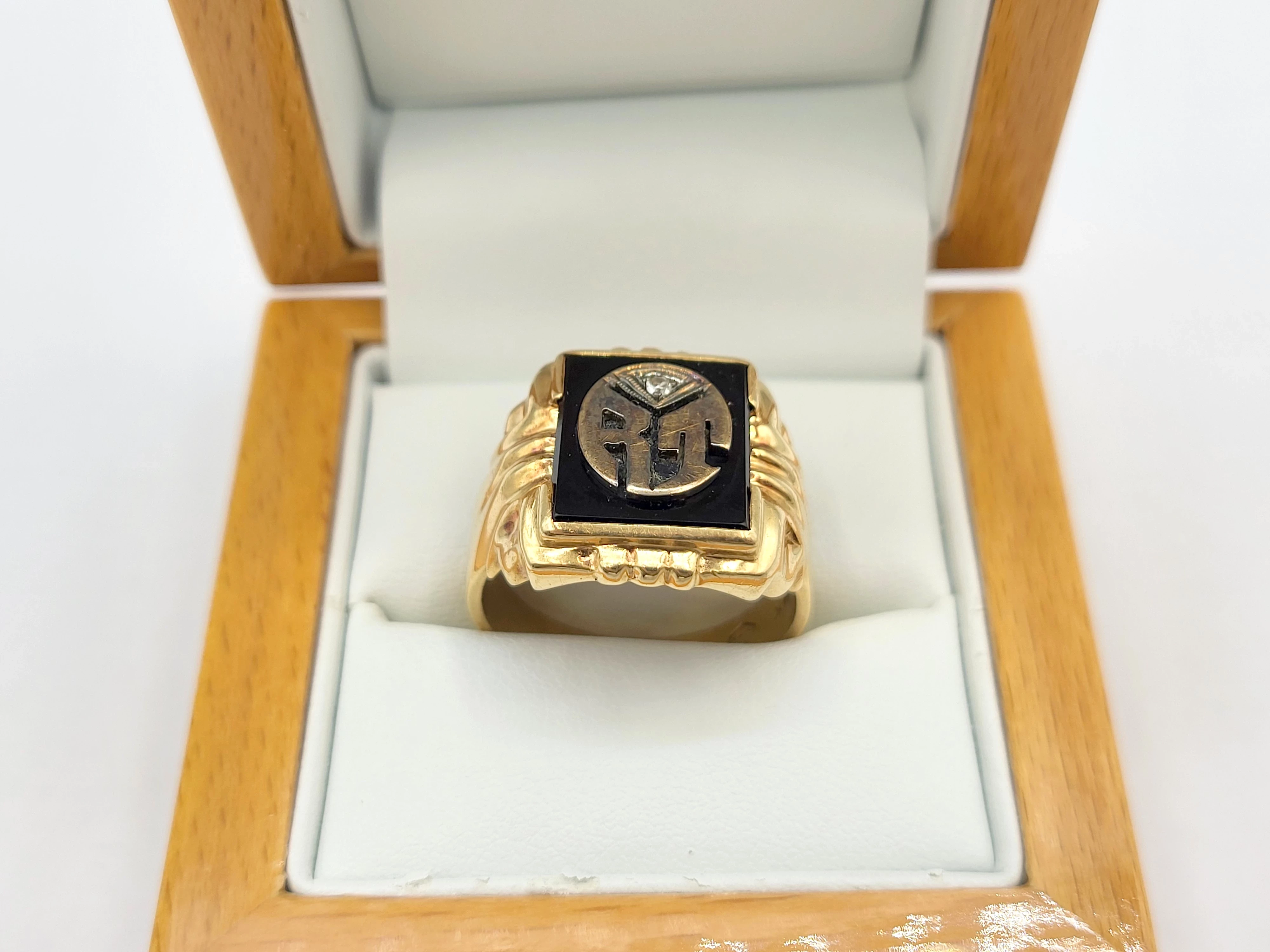 zloty-sygnet-z-diamentem-002ct-585-876g-r25-cechy-207358-231606