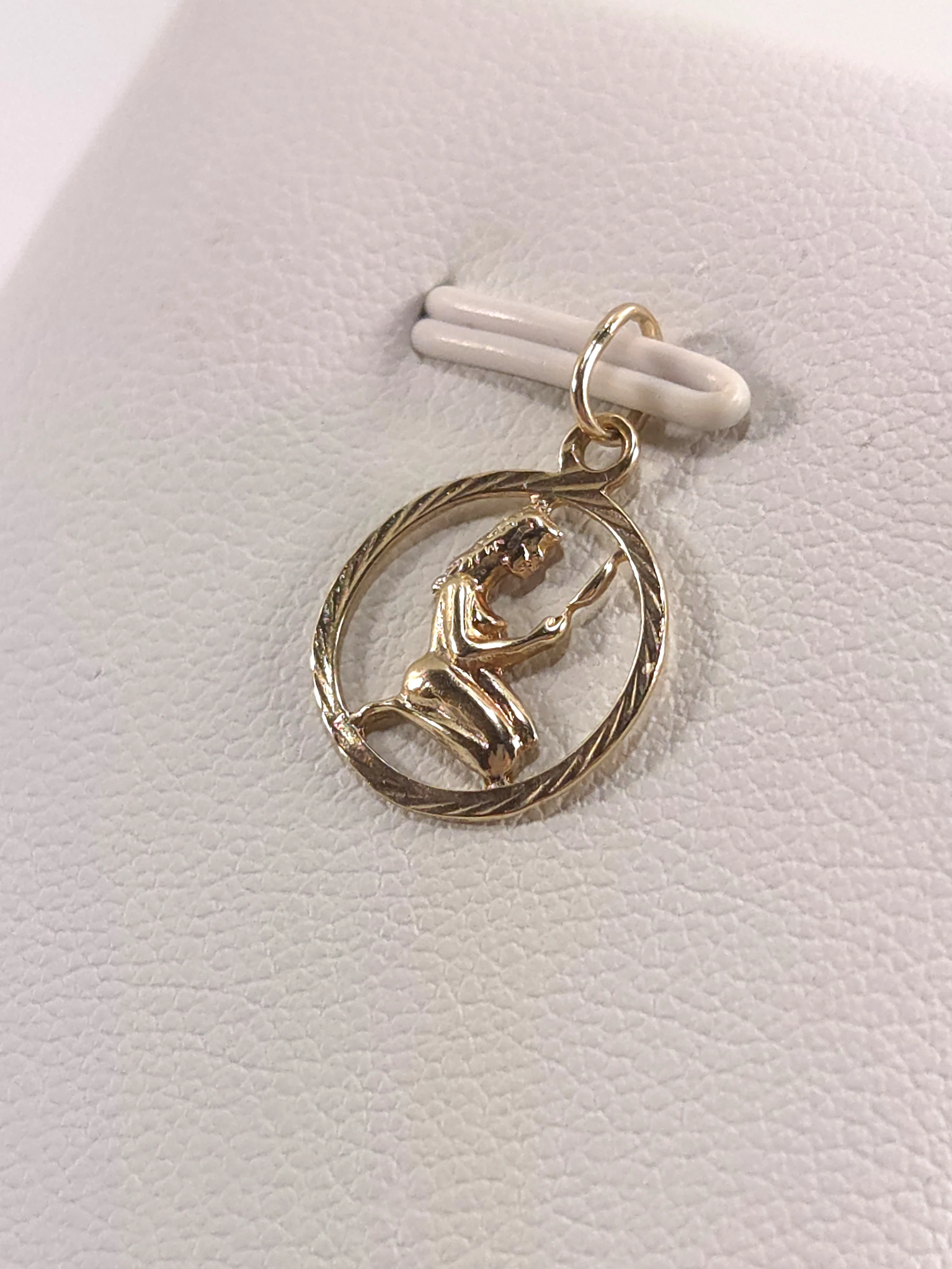 zlota-zawieszka-panna-047g-585-dabrowskiego-493-poznan-ska-x