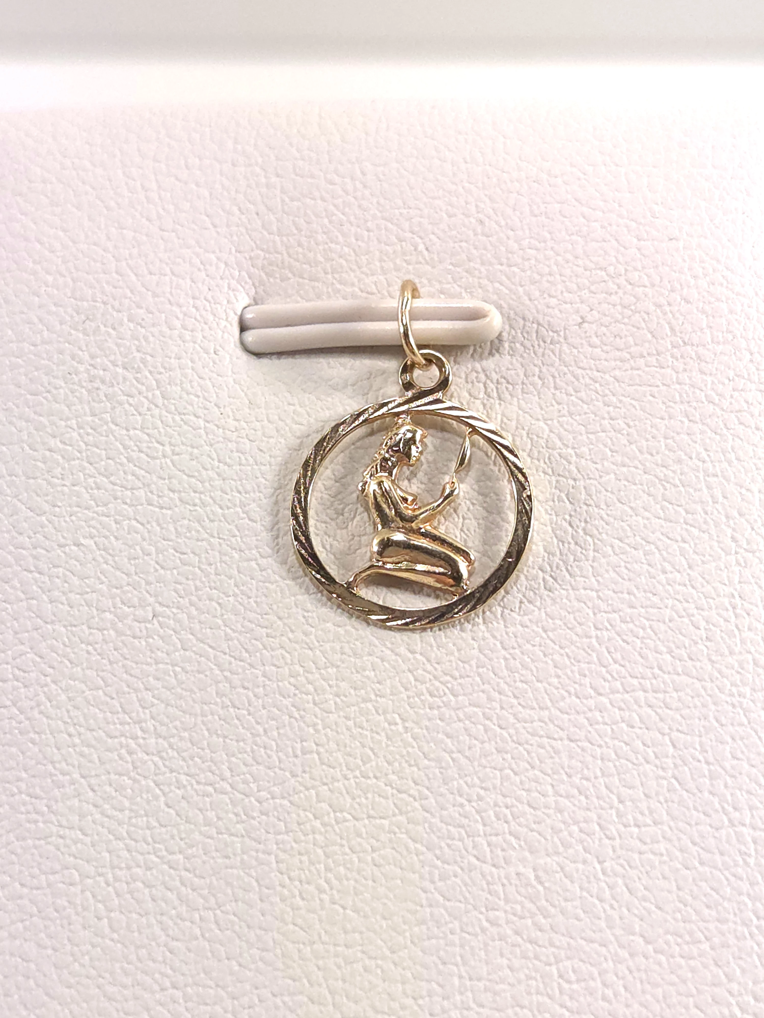 zlota-zawieszka-panna-047g-585-ean-gtin-5905289675374