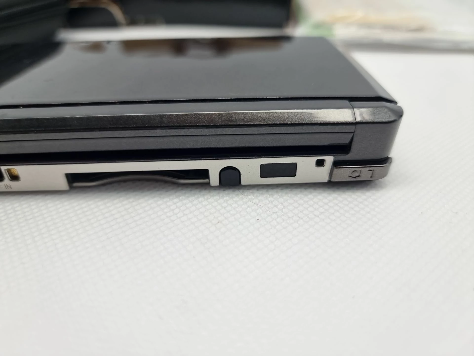 konsola-nintendo-3ds-cosmo-black-wifi-zawiera-baterie-250685-2006716