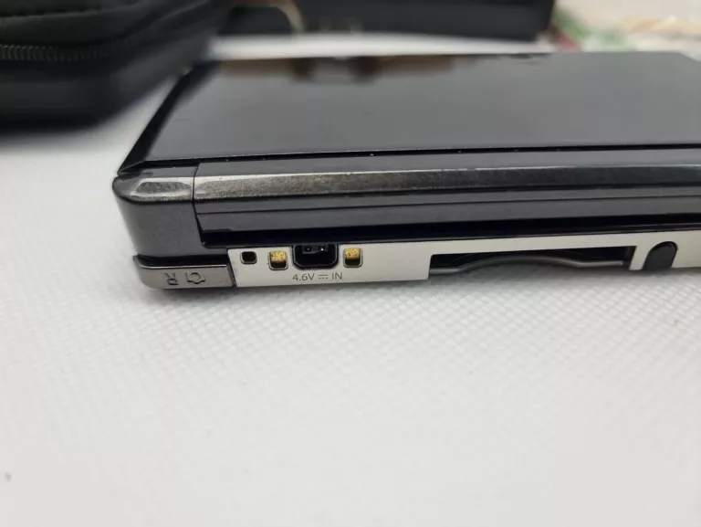 konsola-nintendo-3ds-cosmo-black-wifi-waga-produktu-z-opakowaniem-jednostkowym-0300