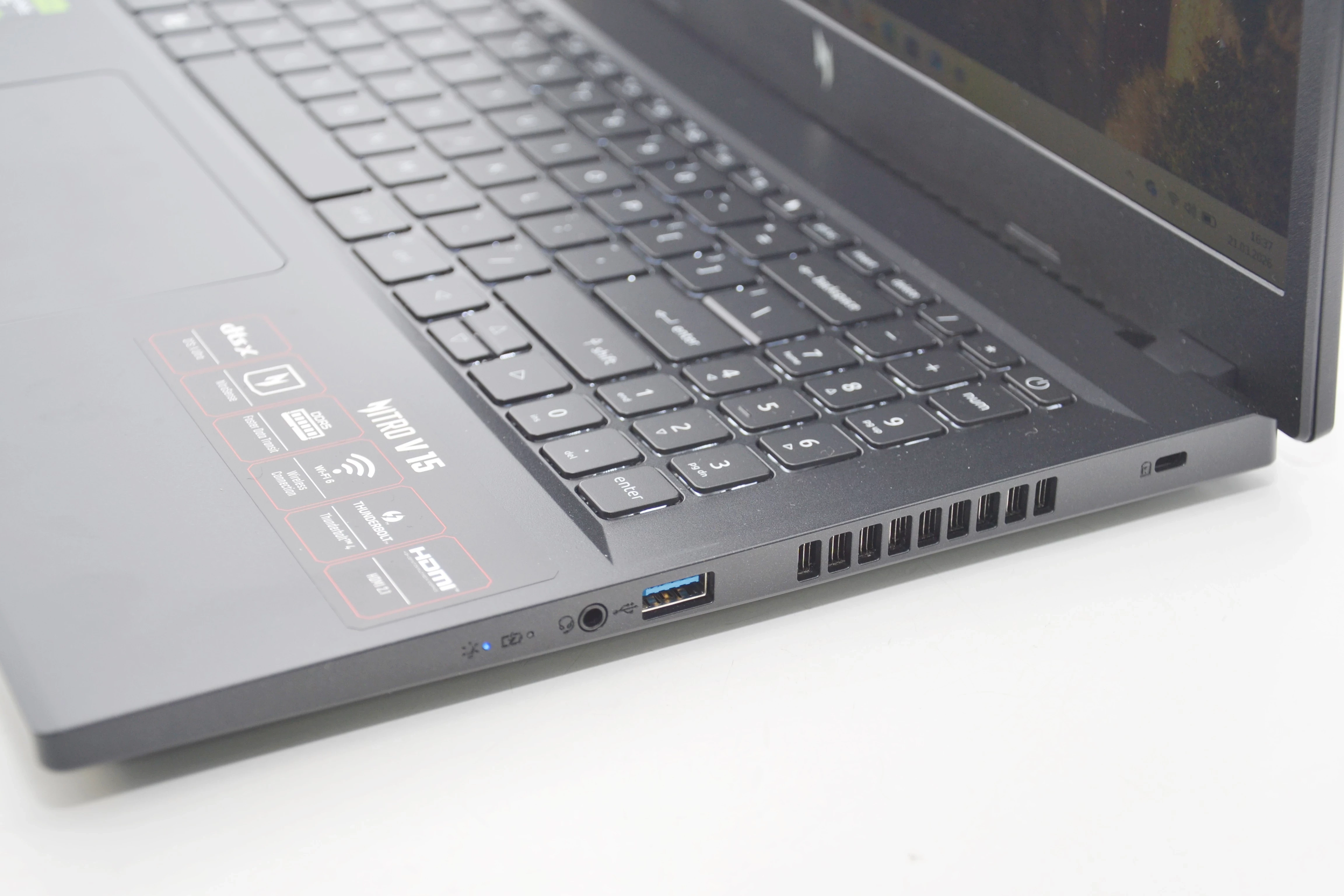 laptop-acer-nitro-v15-32186tb-intel-i7-13620h-rtx-4060-seria-procesora-4366-10