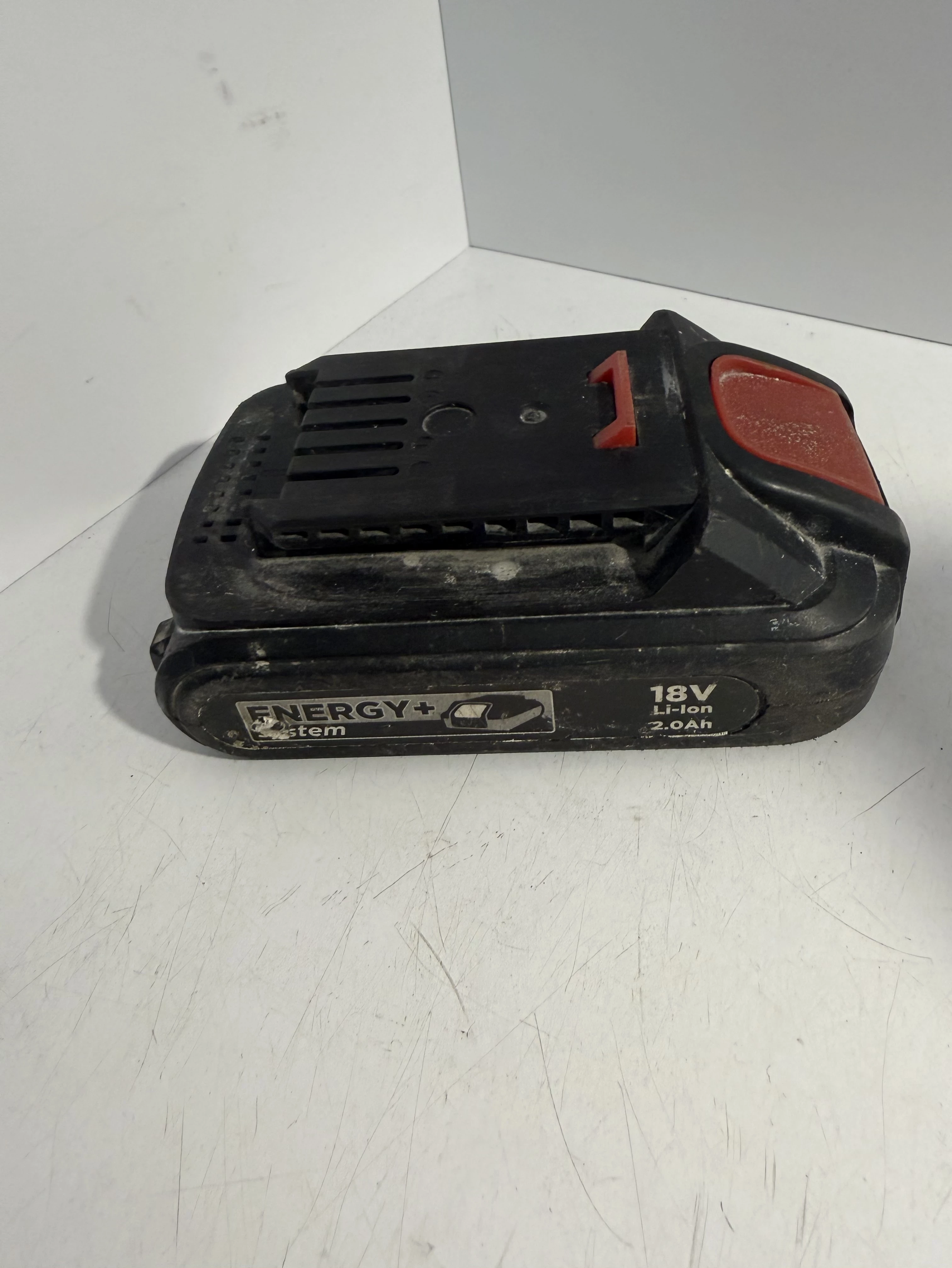 wkretarka-graphite-2-baterie-ladowarka-pojemnosc-akumulatora-200