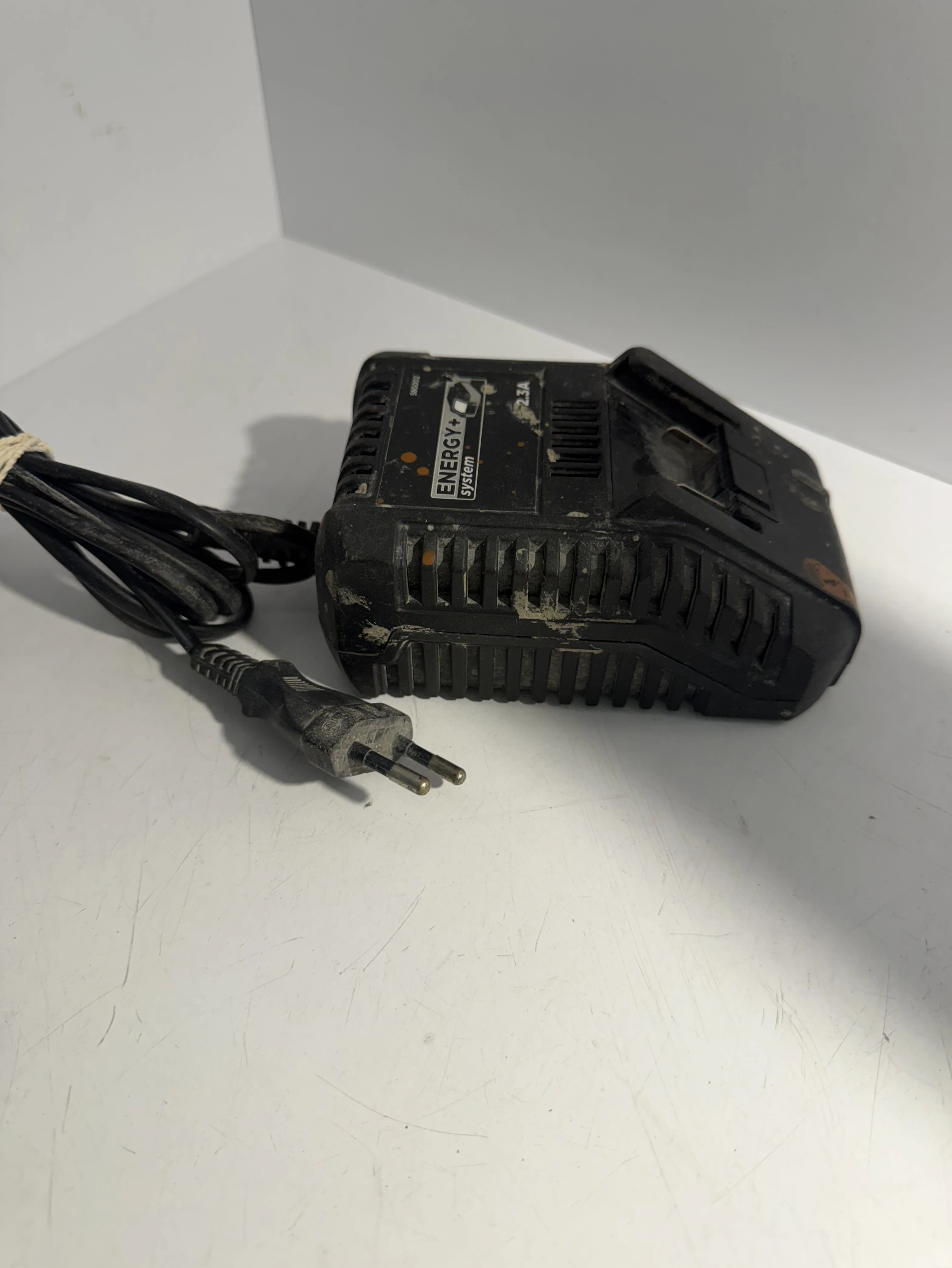 wkretarka-graphite-2-baterie-ladowarka-rodzaj-silnika-204657-221321