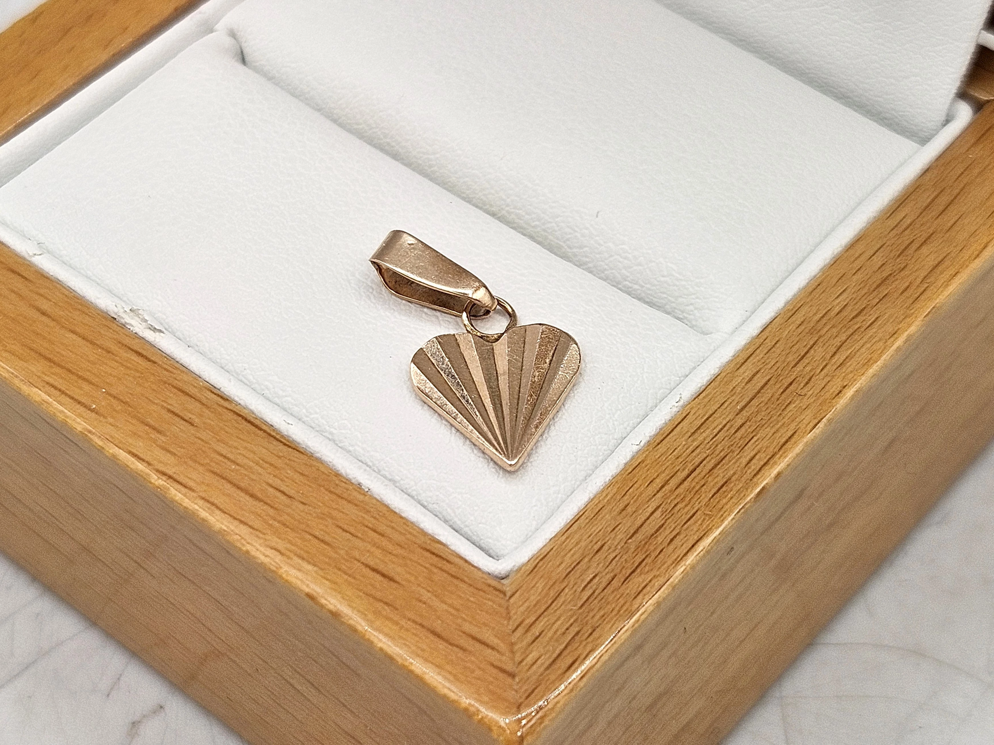 zlota-zawieszka-serce-rozowe-zloto-583-081g-19mm-material-15835-2