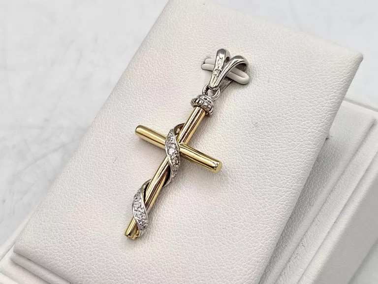 zlota-zawieszka-krzyzyk-opleciony-cyrkoniami-585-14k-337g-42mm-ean-gtin-5901050619486