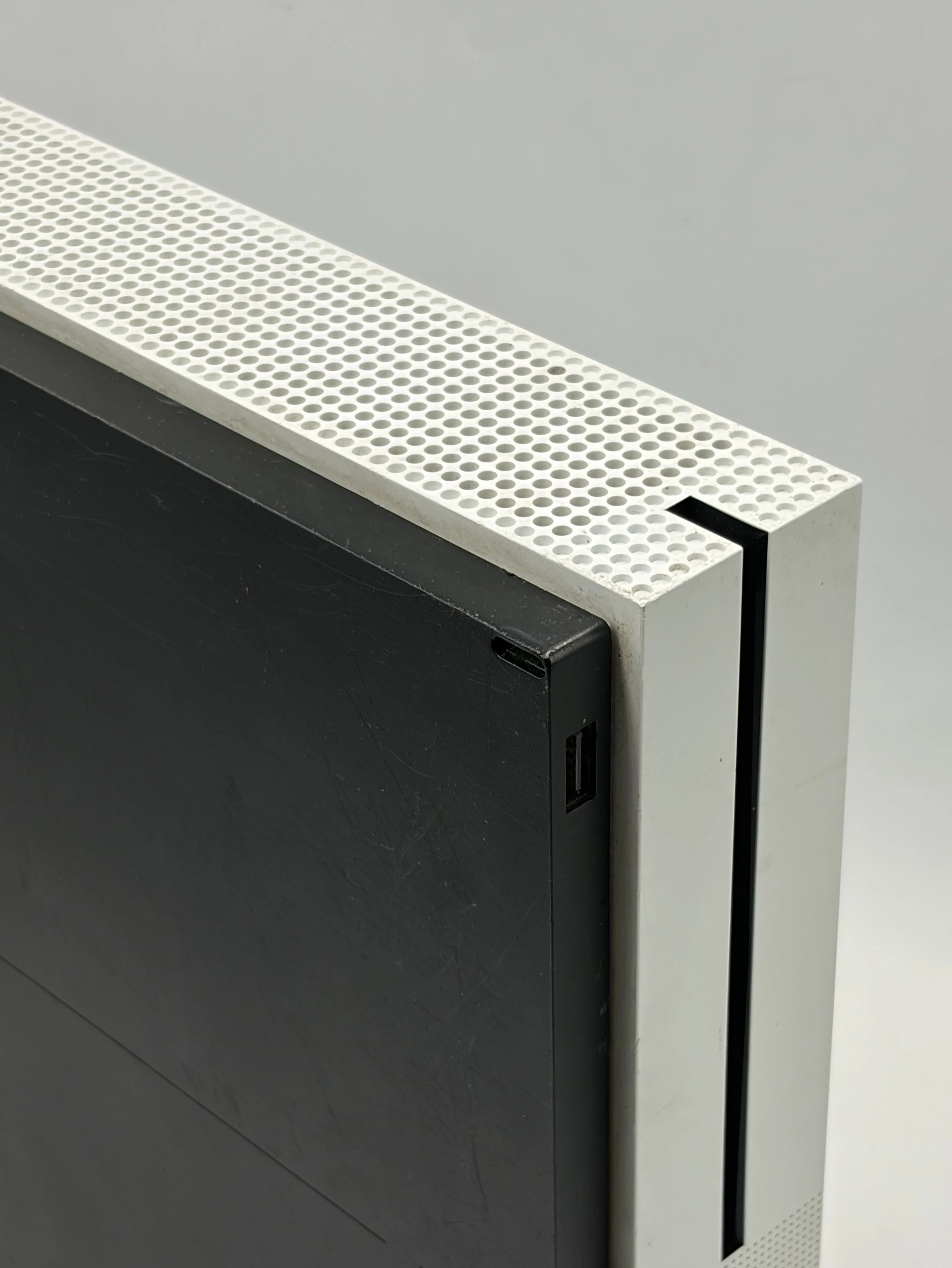 konsola-microsoft-xbox-one-s-1681-1-tb-gry-w-zestawie-205998-225574