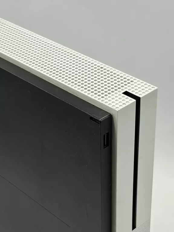 konsola-microsoft-xbox-one-s-1681-1-tb-gry-w-zestawie-205998-225574