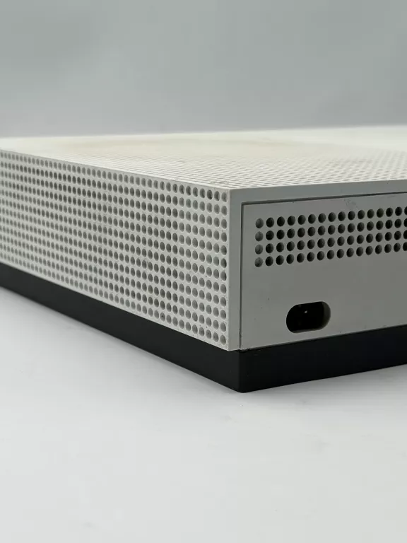konsola-microsoft-xbox-one-s-1681-1-tb-dysk-wbudowana-pamiec-5179-352249
