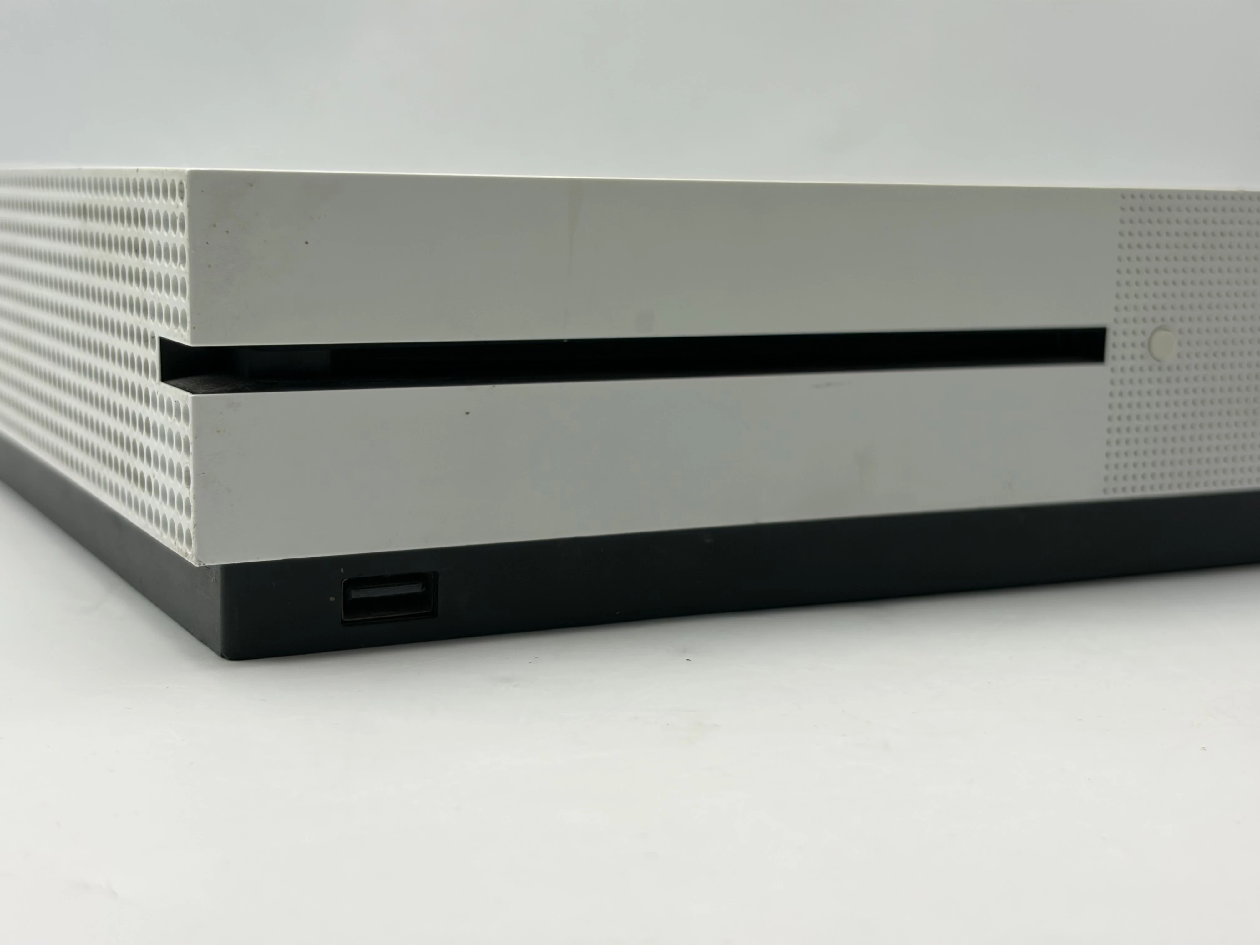 konsola-microsoft-xbox-one-s-1681-1-tb-producent-248914-1988163