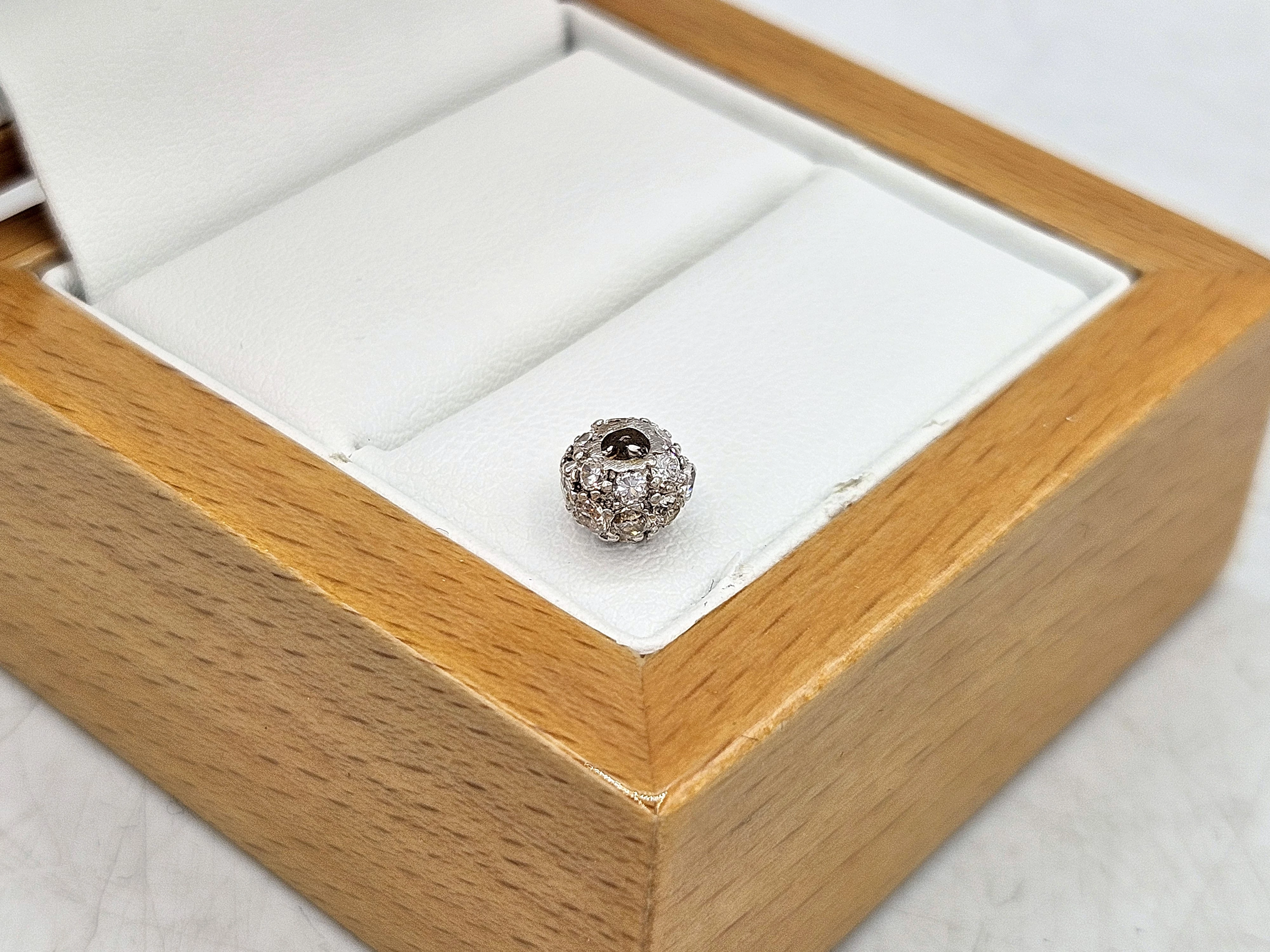 zlota-zawieszka-charms-kulka-z-cyrkoniami-585-070g-stan-11323-2