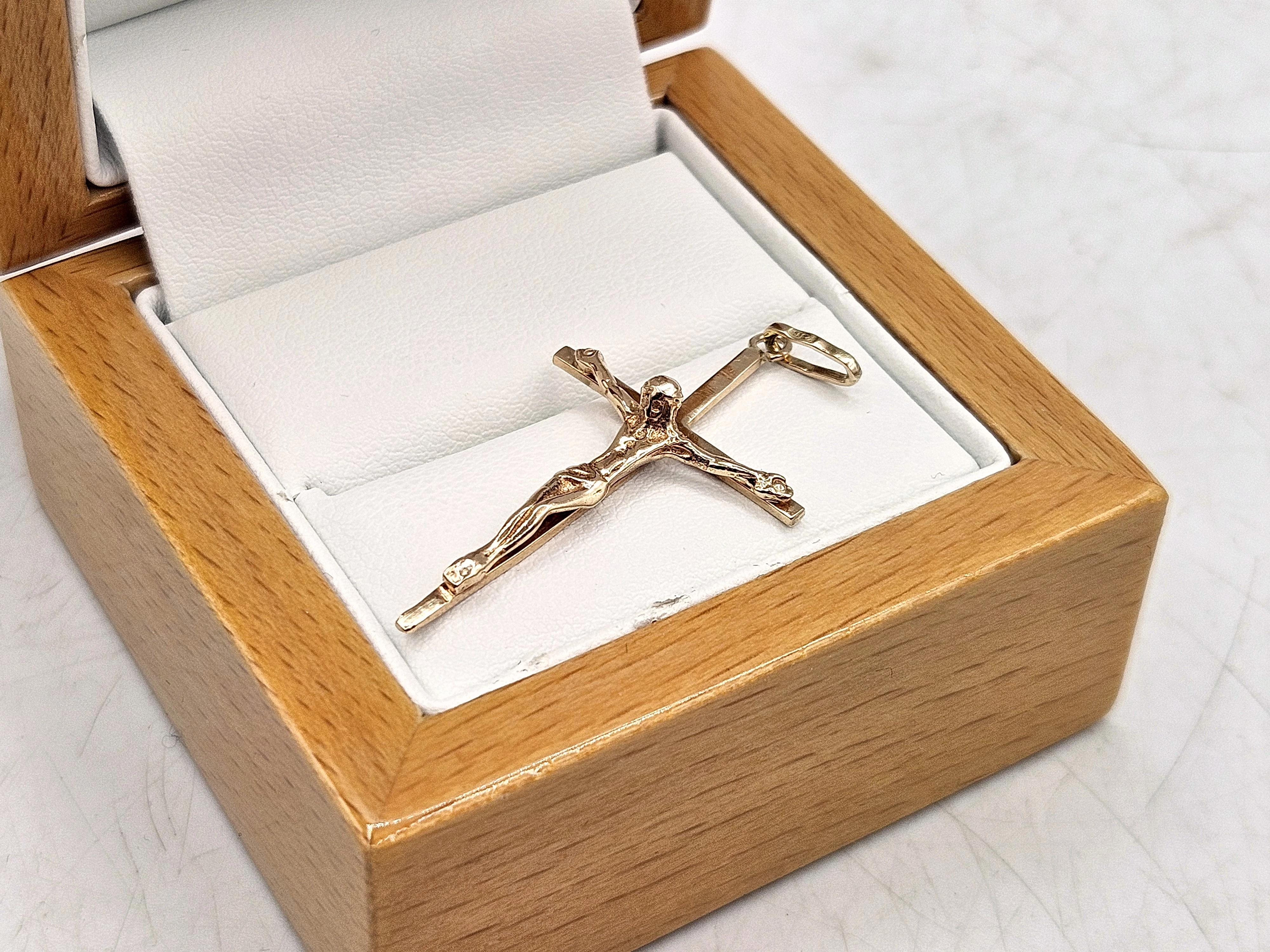 zlota-zawieszka-wisiorek-krzyzyk-583-211g-43mm-material-15835-2