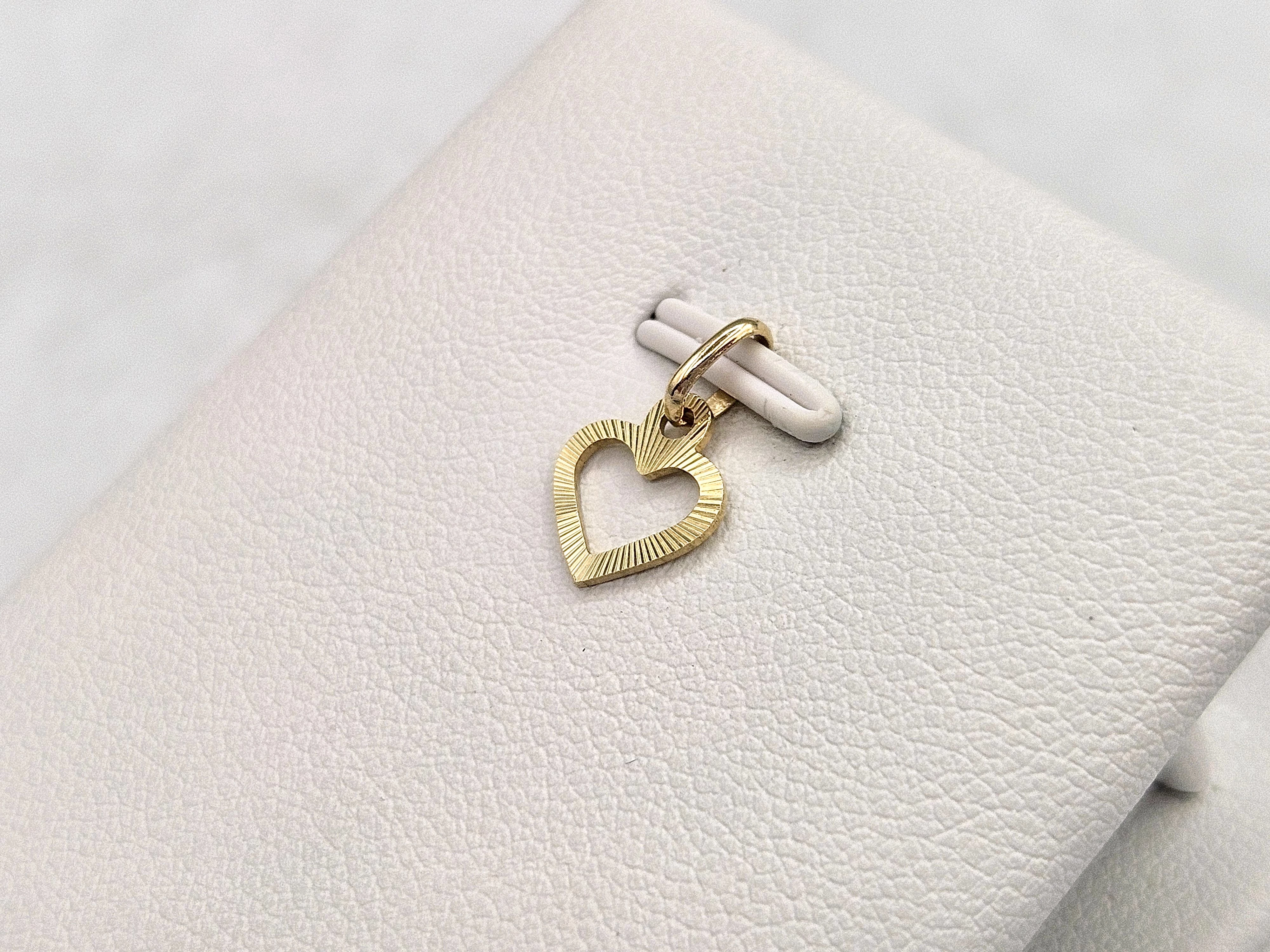 zlota-zawieszka-serce-585-14k-026g-13mm-ean-gtin-5906314796569