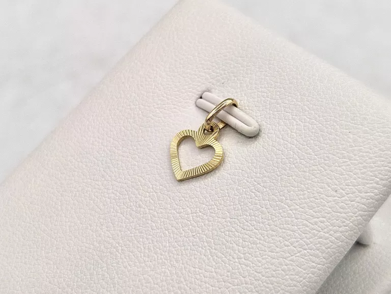 zlota-zawieszka-serce-585-14k-026g-13mm-ean-gtin-5906314796569