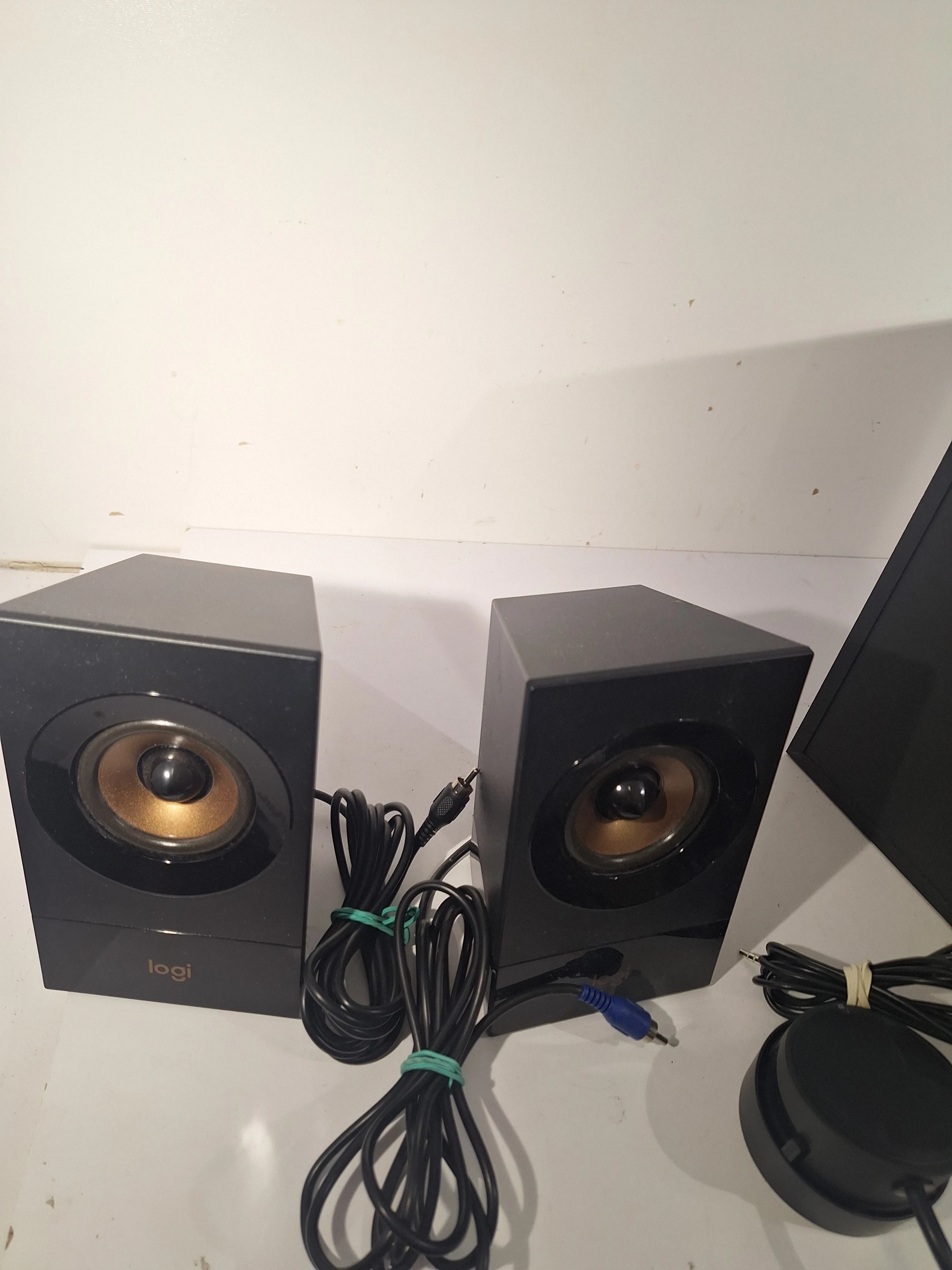 glosniki-logitech-z533-rodzaj-zestawu-18163-2