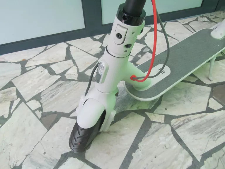 hulajnoga-elektryczna-xiaomi-mi-scooter-3-stan-11323-2